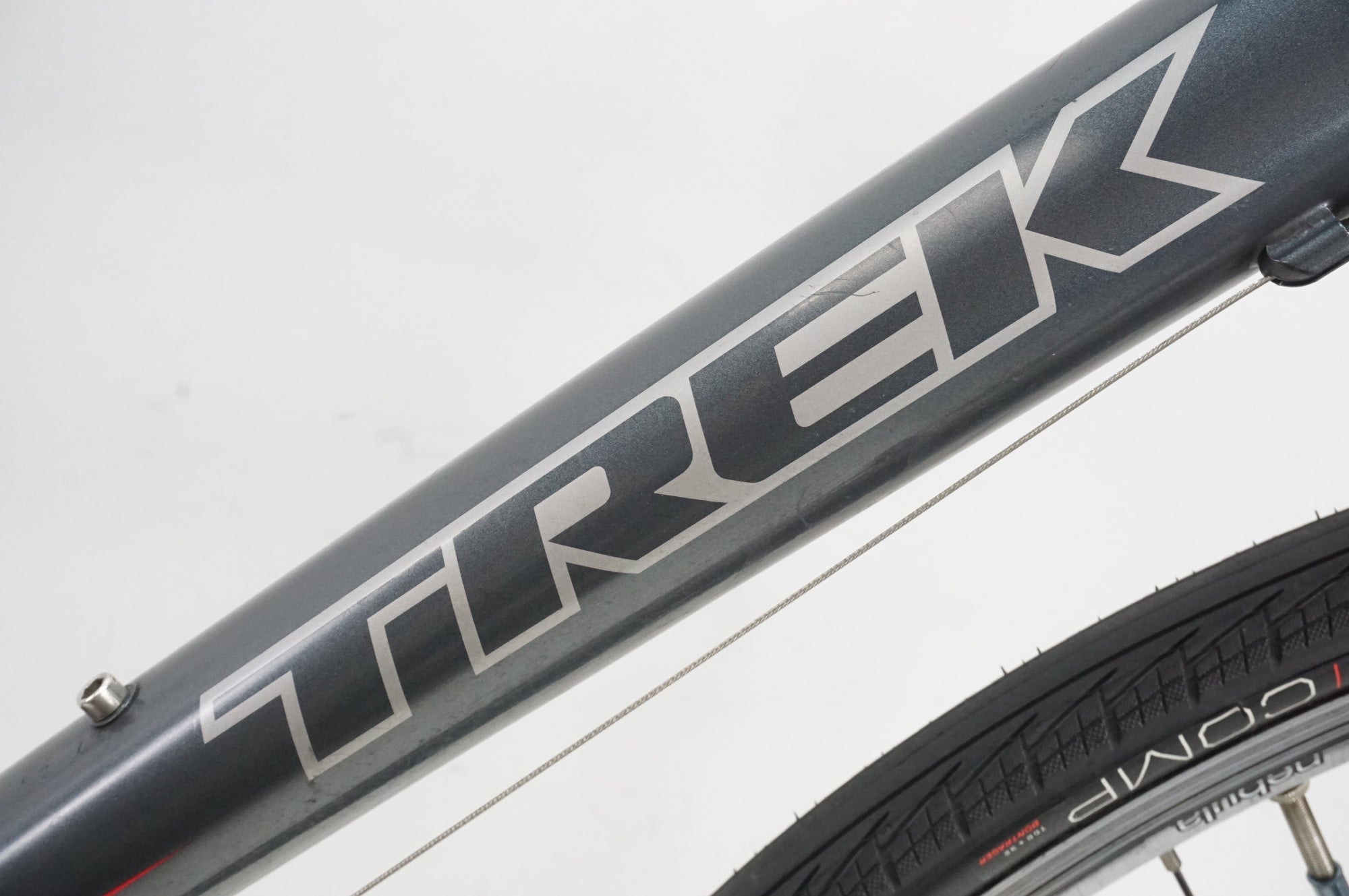 緊急値下げ　ジャンク品　TREK 7.4 クロスバイク　埼玉引き取り 緊急値下げ ジャンク品 TREK 7.4 クロスバイク 埼玉引き取り