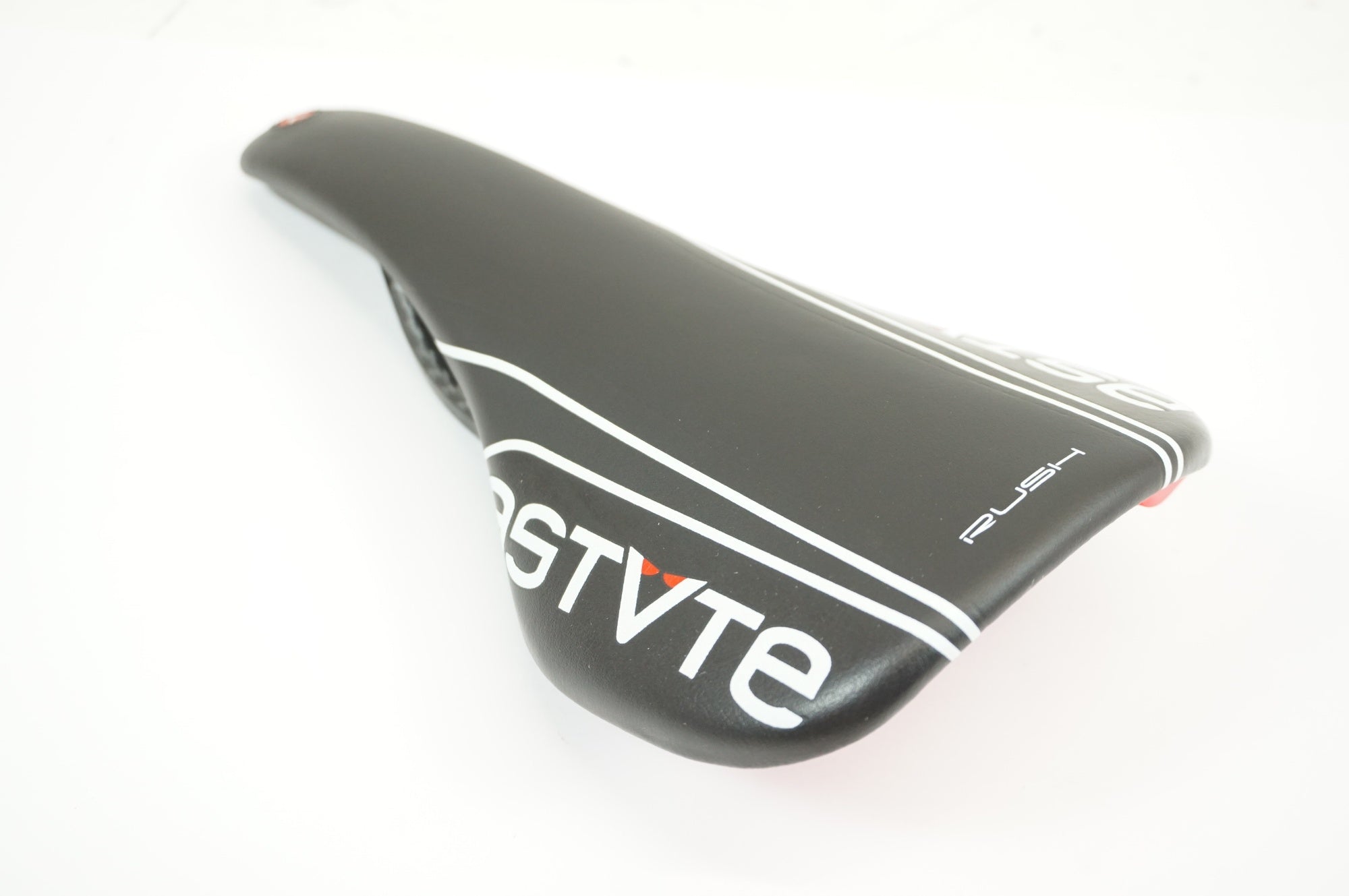 ASTUTE 「アスチュート」 RUSH サドル / 宇都宮店