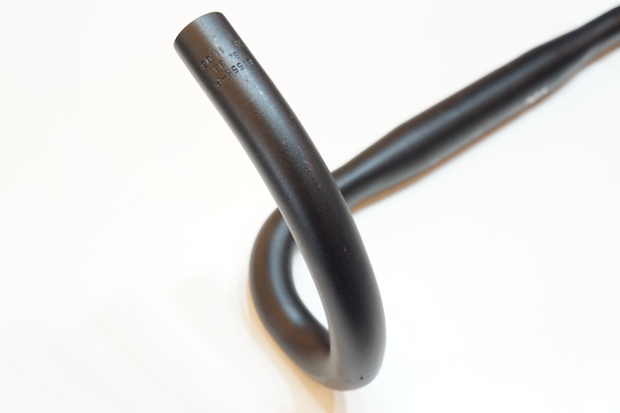 FIZIK 「フィジーク」 CYRANO R3 φ31.8 390mm ハンドル / バイチャリ浦和ベース