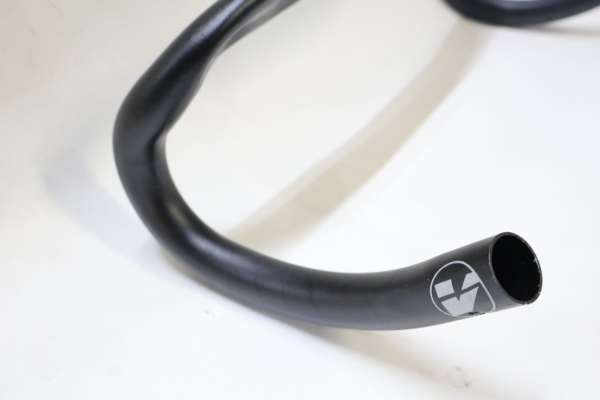 VISION 「ヴィジョン」 TRIMAX AERO φ31.8 400mm ハンドル / 高知店