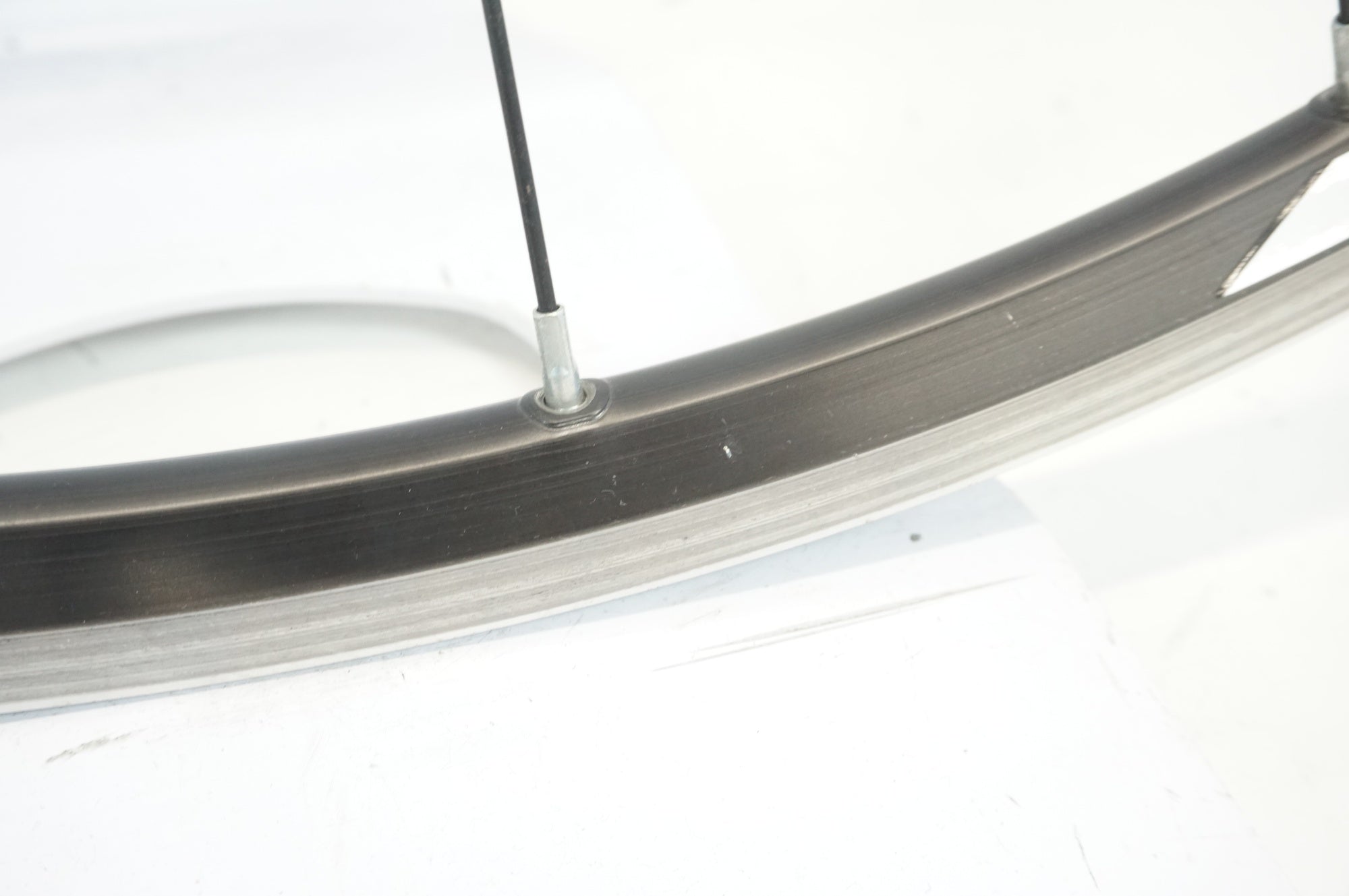 ◆MavicマビックAKSIUM RACEタイヤ＆保護キャップ付前輪◆シマノ ◇MavicマビックAKSIUM RACEタイヤ＆保護キャップ付前輪◇シマノ