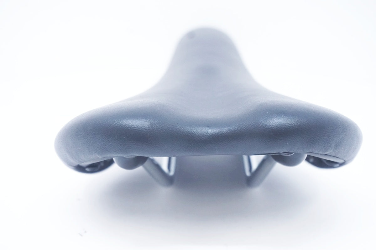 VELO 「ベロ」 サドル / 大阪美原北インター店