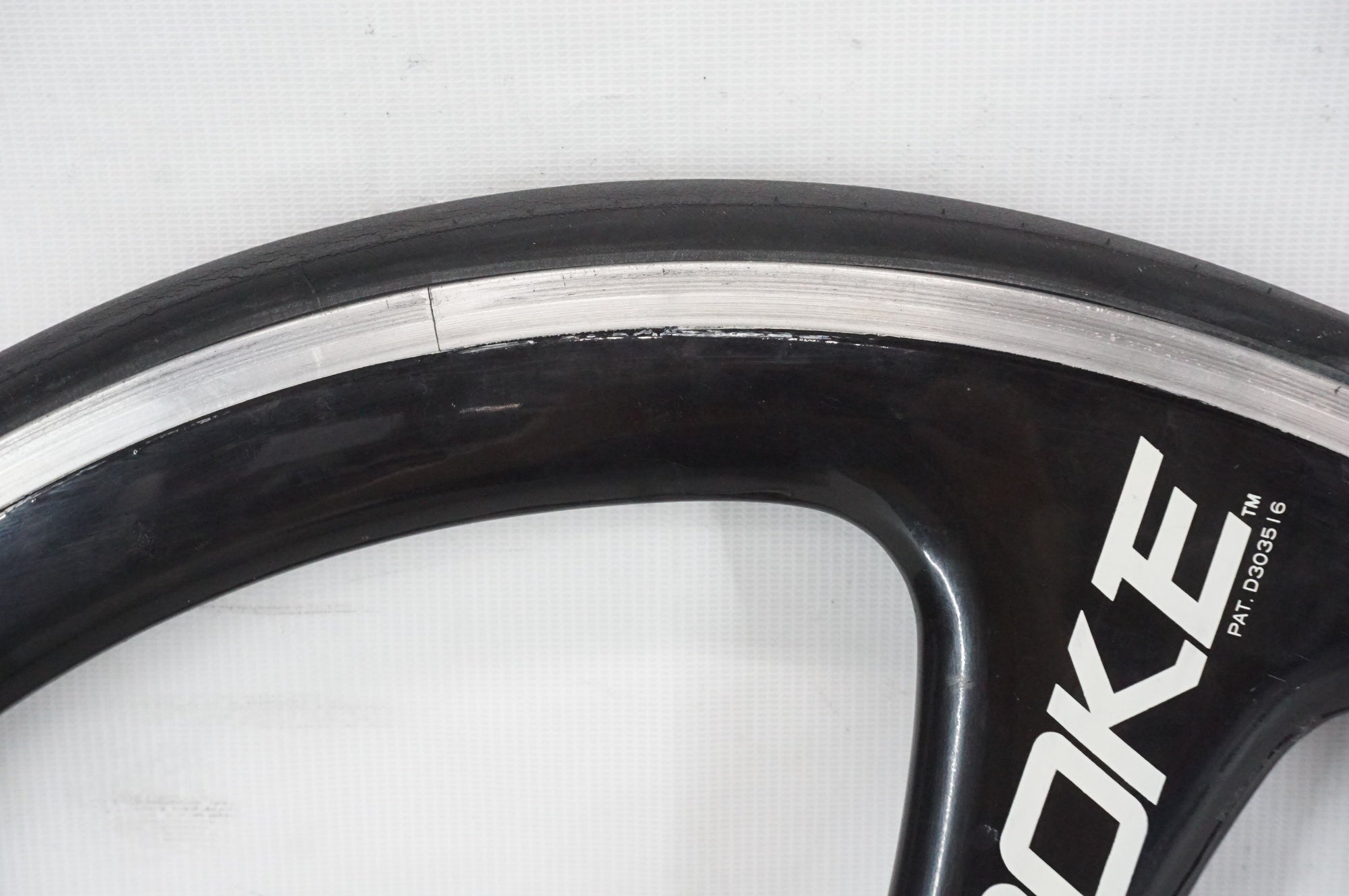 TRI SPOKE 「トライスポーク」 バトン 650C シングル カーボンフロントホイール / 阪急塚口店