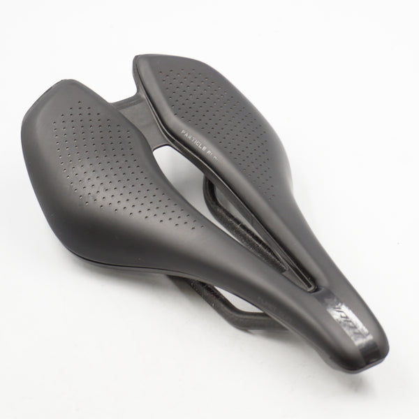 GIANT 「ジャイアント」 FLEET SLR CARBON サドル / 奈良店