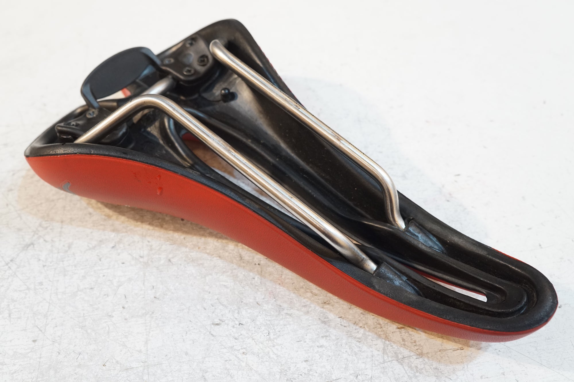 SELLE SMP 「セラ エスエムピー」 HYBRID サドル / バイチャリ浦和
