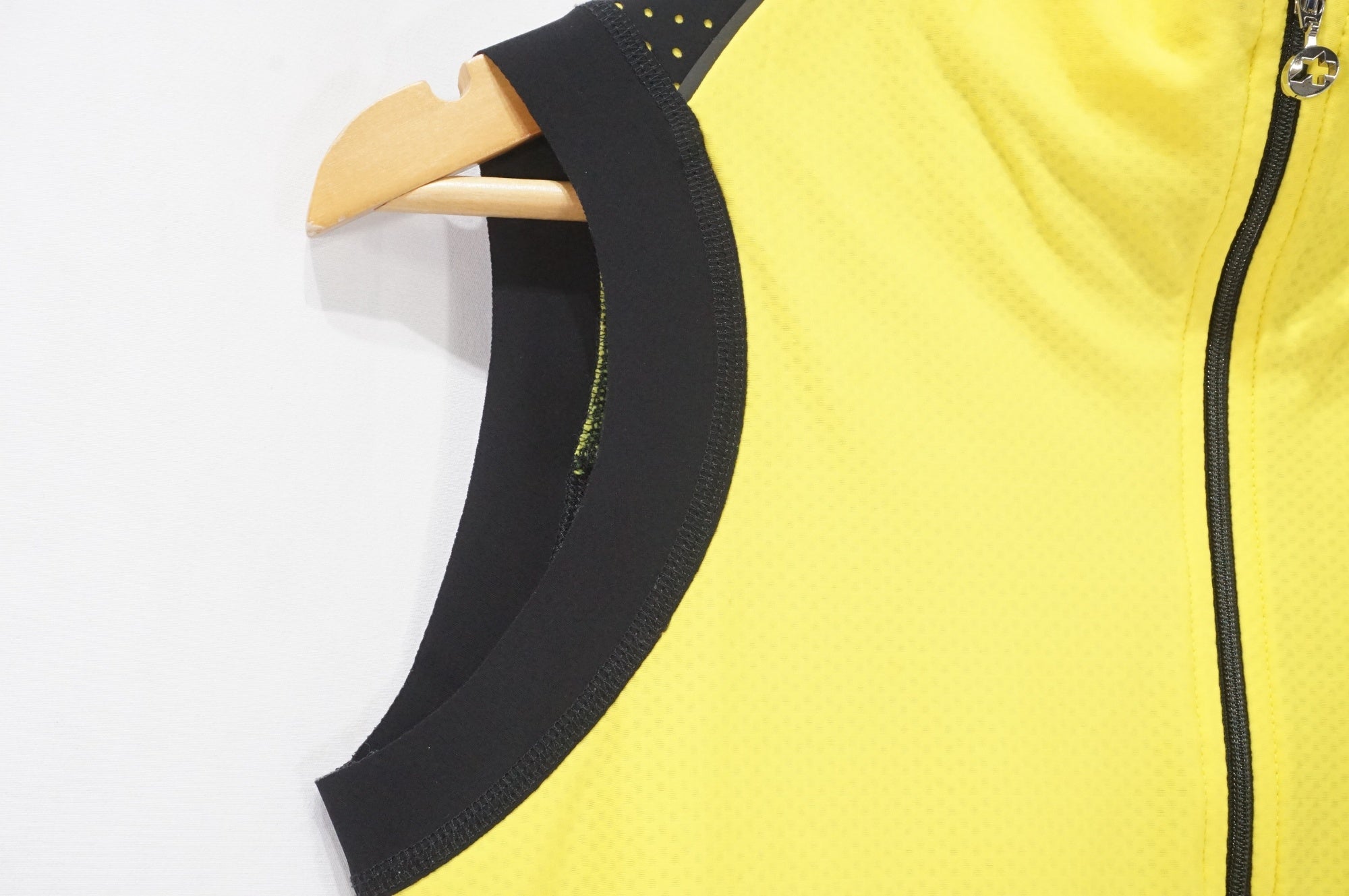 ASSOS 「アソス」 Mサイズ ベスト / AKIBA店