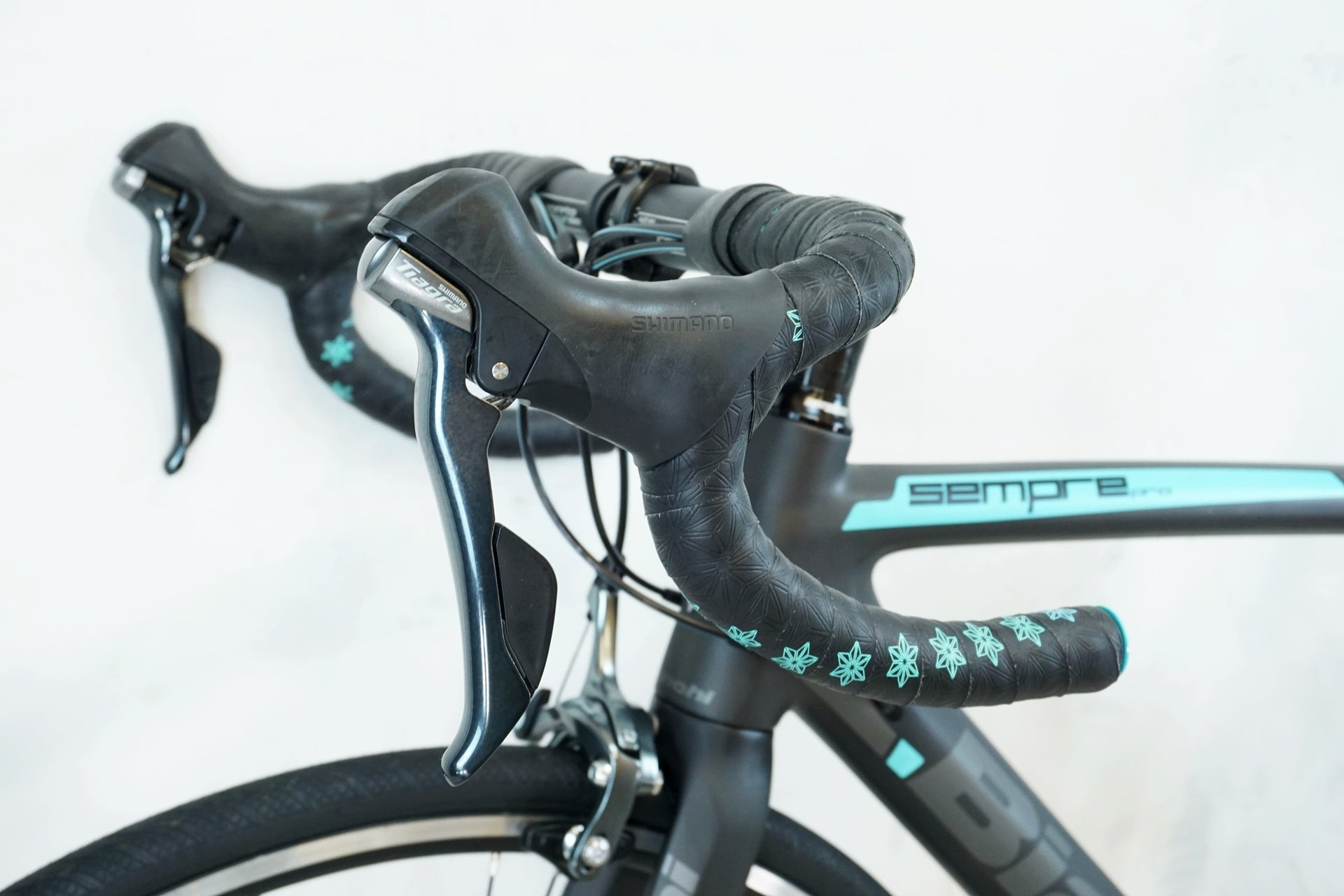 BIANCHI 「ビアンキ」 SEMPRE PRO 2018年モデル ロードバイク / 有明