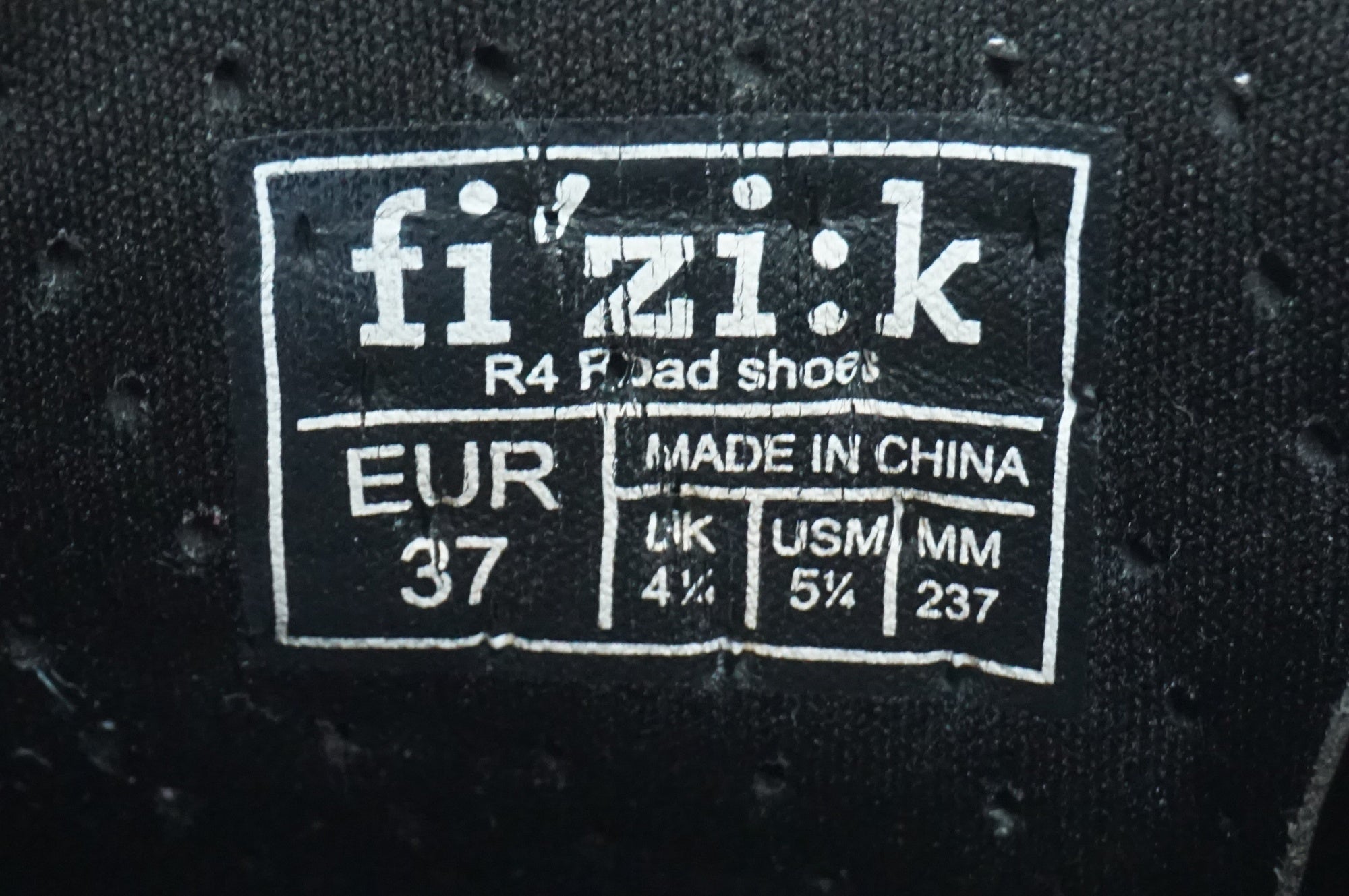 FIZIK 「フィジーク」 R4 UOMO BOA EU37サイズ シューズ / 大宮店