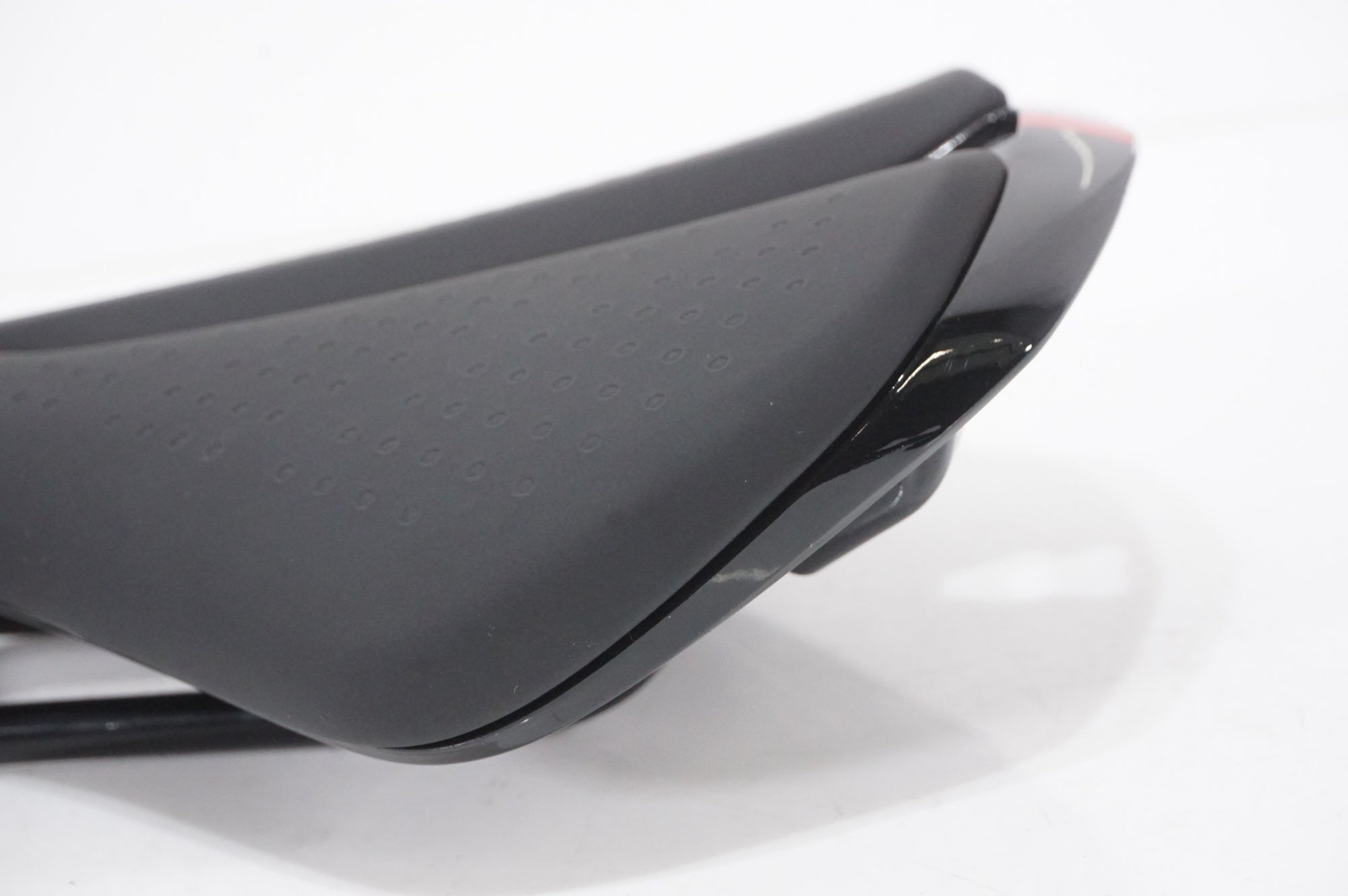 P&P COMPONENTS 「ピーアンドピーコンポーネンツ」 ZELOS サドル / AKIBA店