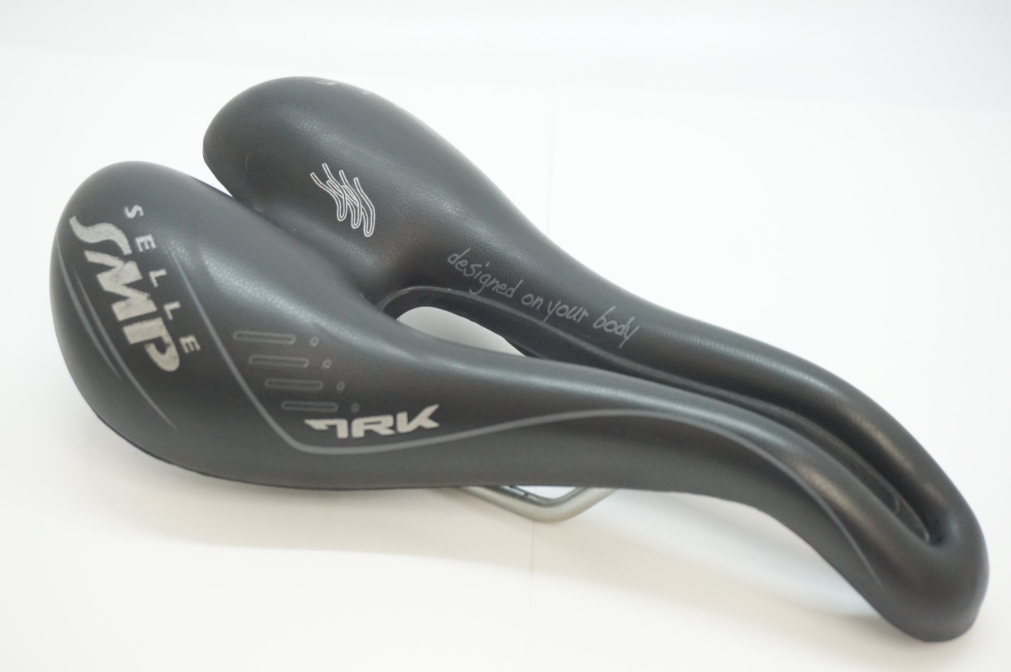 SELLE SMP 「セラエスエムピー」 TRK サドル / 福岡アイランドシティ店