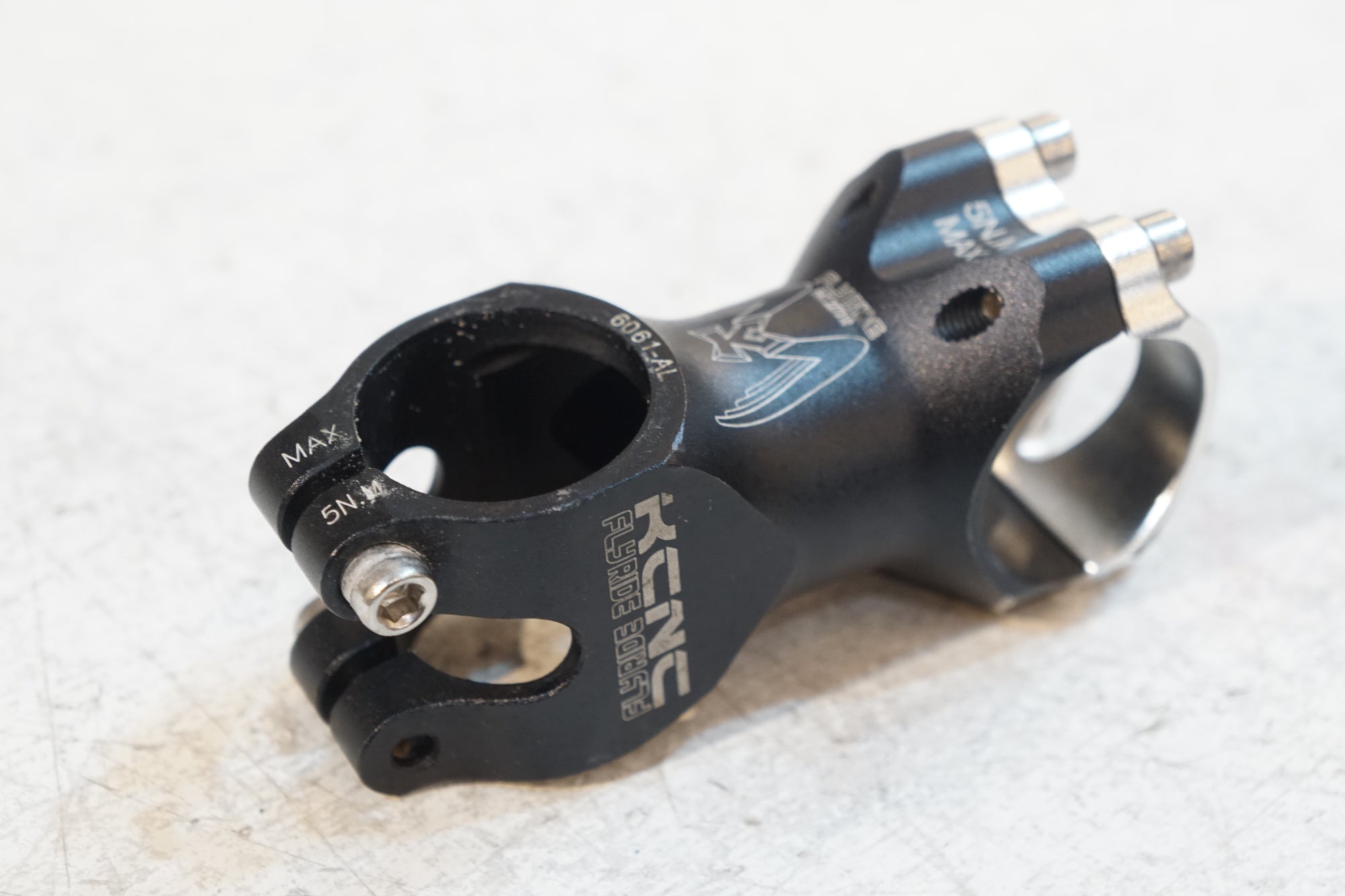KCNC 「ケーシーエヌシー」 FLYRIDE φ31.8 60mm ステム / バイチャリ浦和ベース