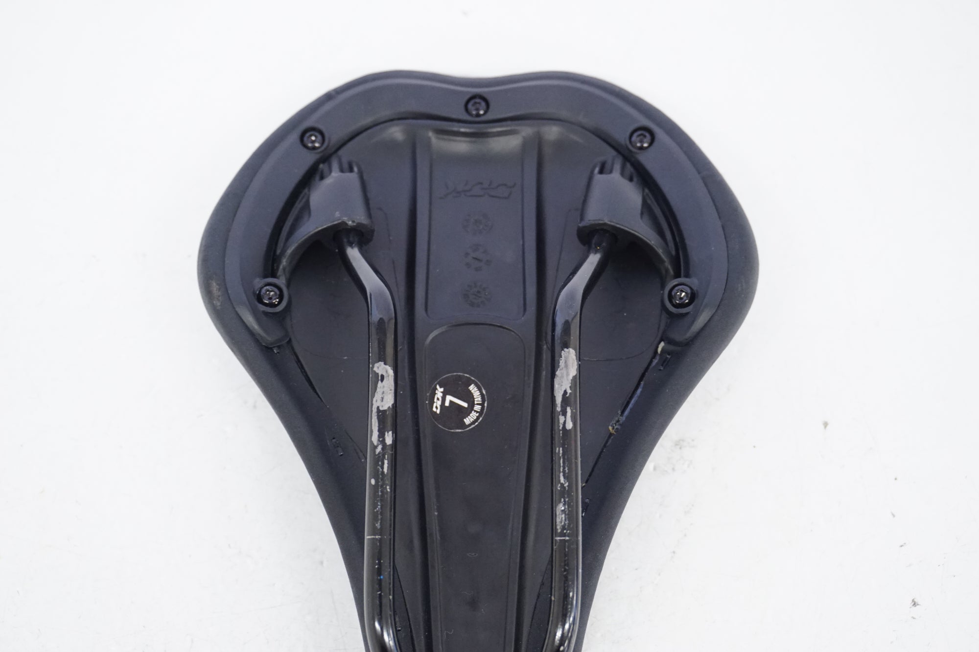 DDK 「ディーディーケー」 300K サドル / 浜松店