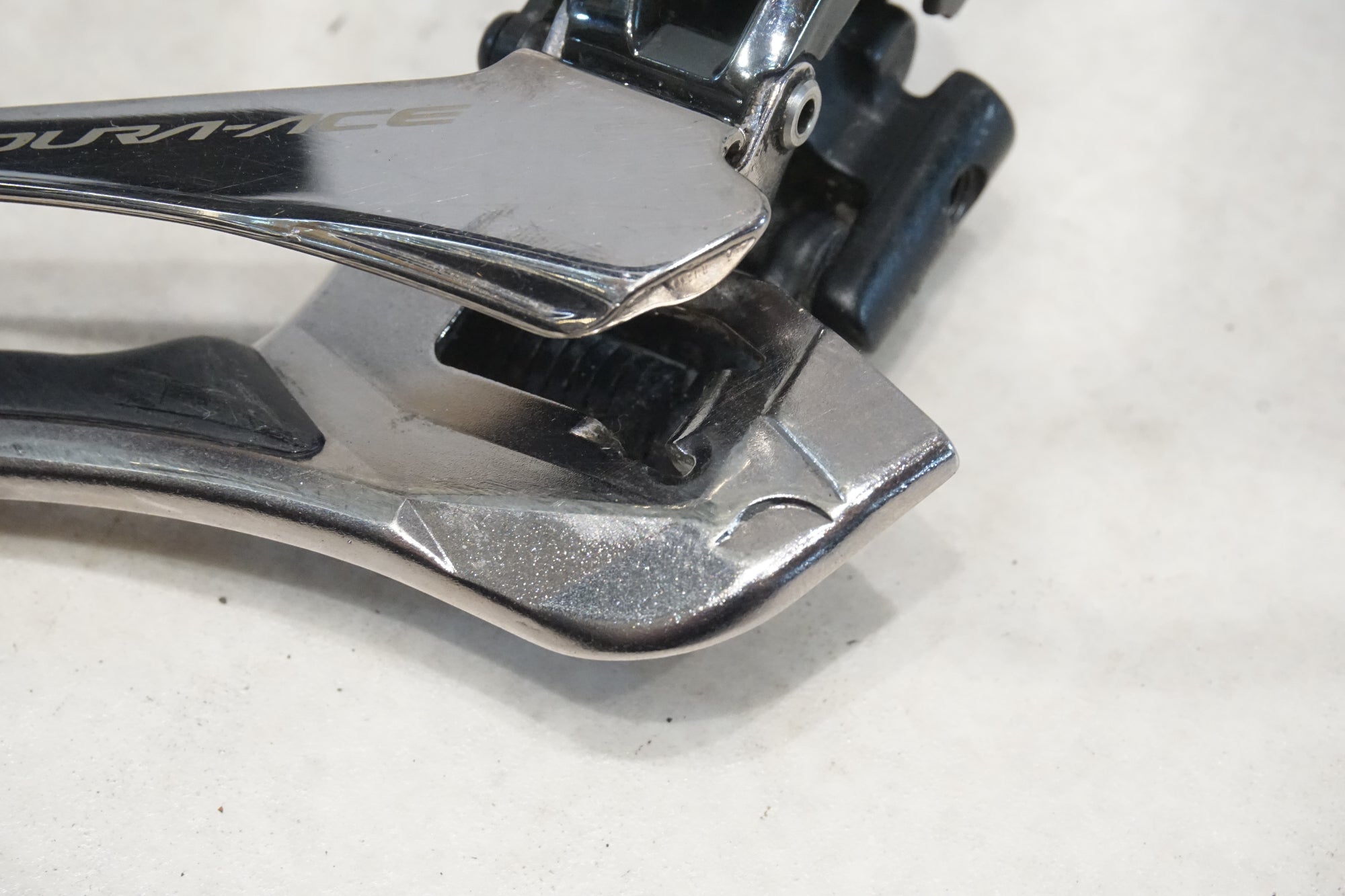 SHIMANO 「シマノ」 DURA-ACE FD-R9100 フロントディレイラー / 横浜