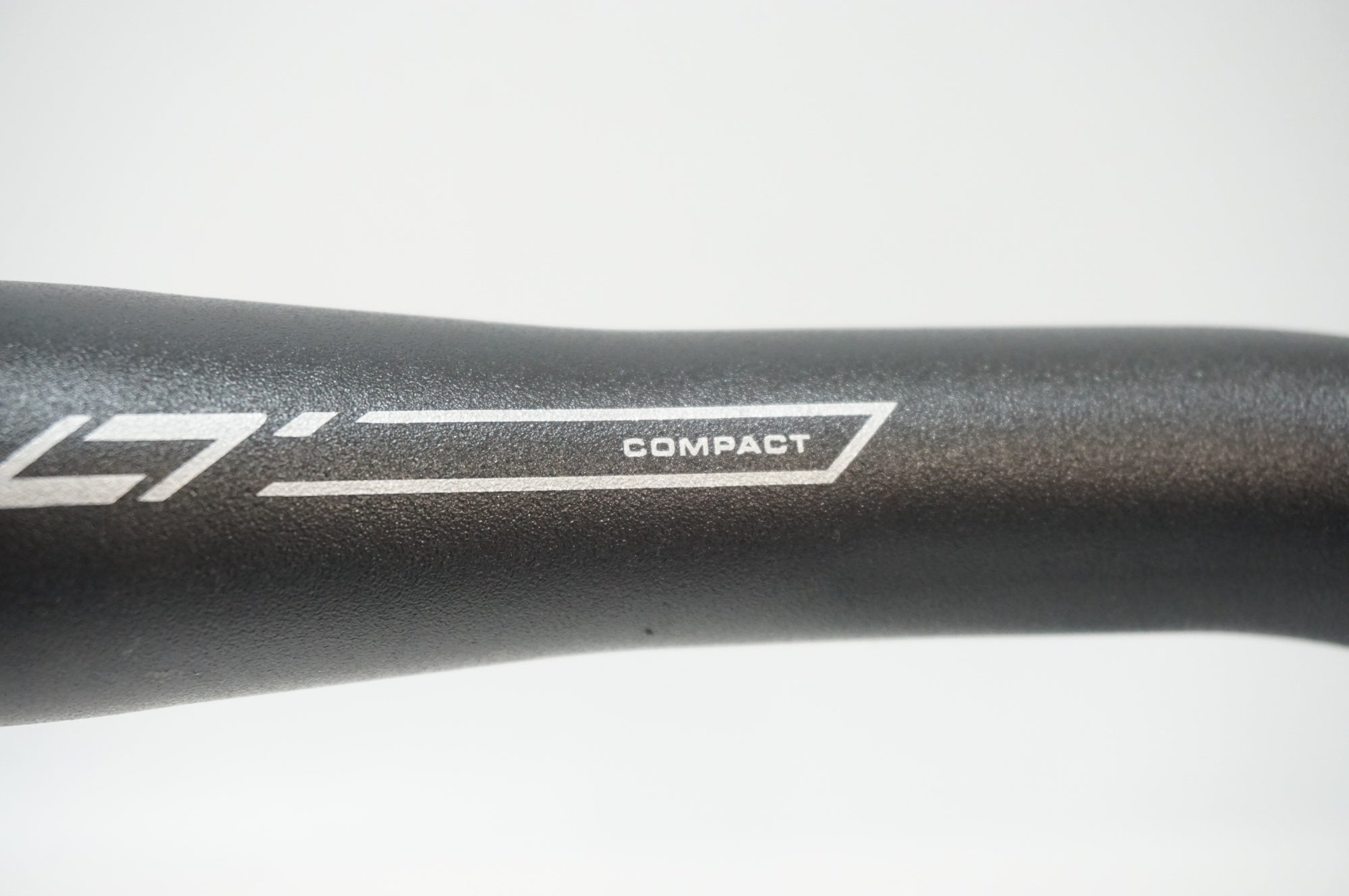 SHIMANO 「シマノ」 PRO PLT COMPACT ERGONOMIC φ31.8 380mm ハンドル / 福岡店
