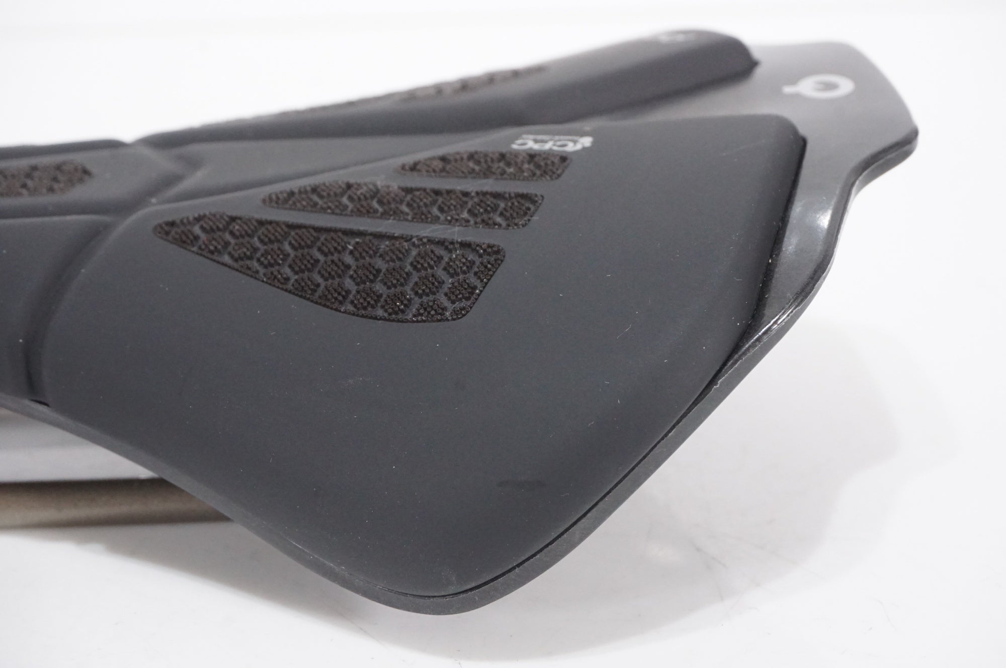 PROLOGO 「プロロゴ」 SCRATCH MS サドル / AKIBA店