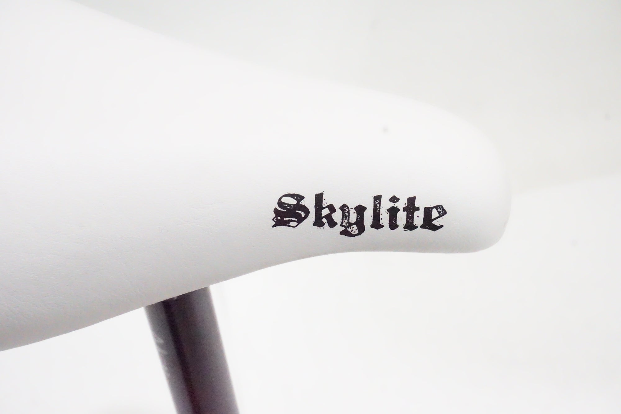 SDG 「エスディージー」 SKYLITE サドル/専用ポスト付き/ 京都西院店