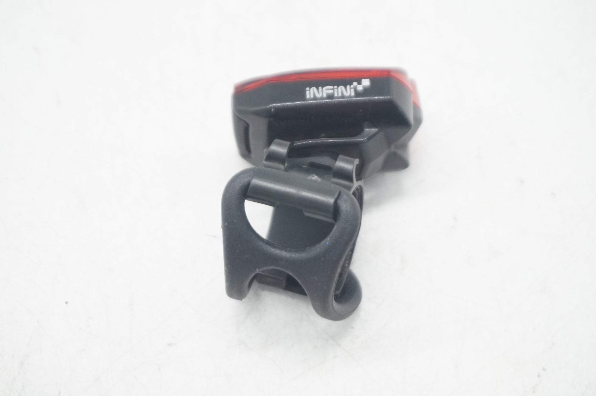 INFINI 「インフィニ」 リアライト / 大阪門真店