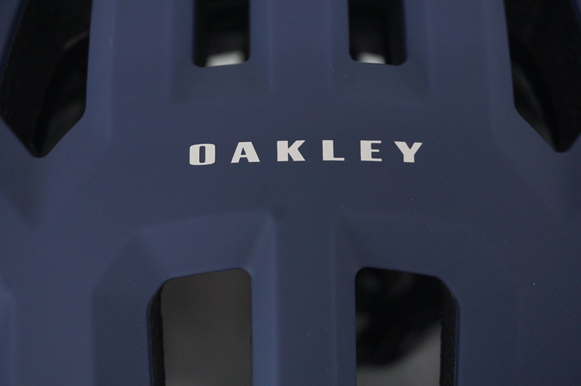 OAKLEY 「オークリー」 ARO3 MIPS Lサイズ 58-61cm ヘルメット / 阪急塚口店