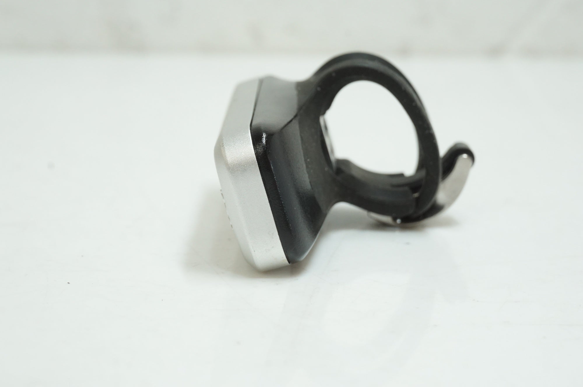 KNOG 「ノグ」 BLINDER LIGHTS 4V リアライト / 大宮店