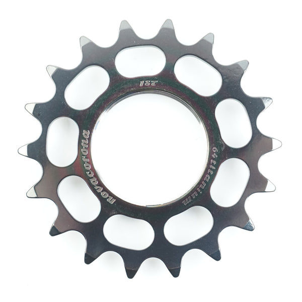 NOVACORONA 「ノバコローナ」 64チタン 18T コグ / 中目黒店