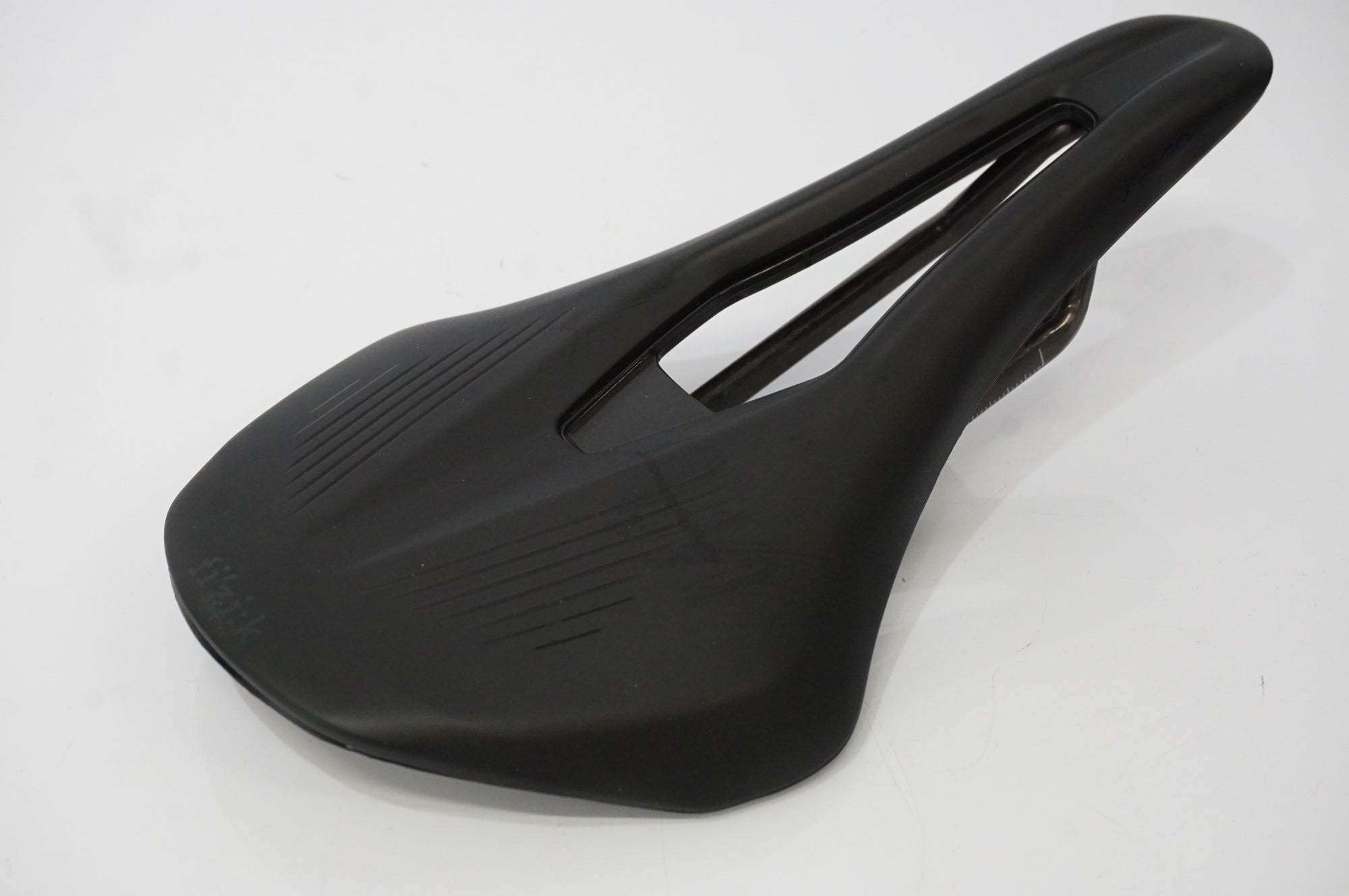 FIZIK 「フィジーク」 VENTO ARGO R1 サドル / 浜松店 ｜ バイチャリ