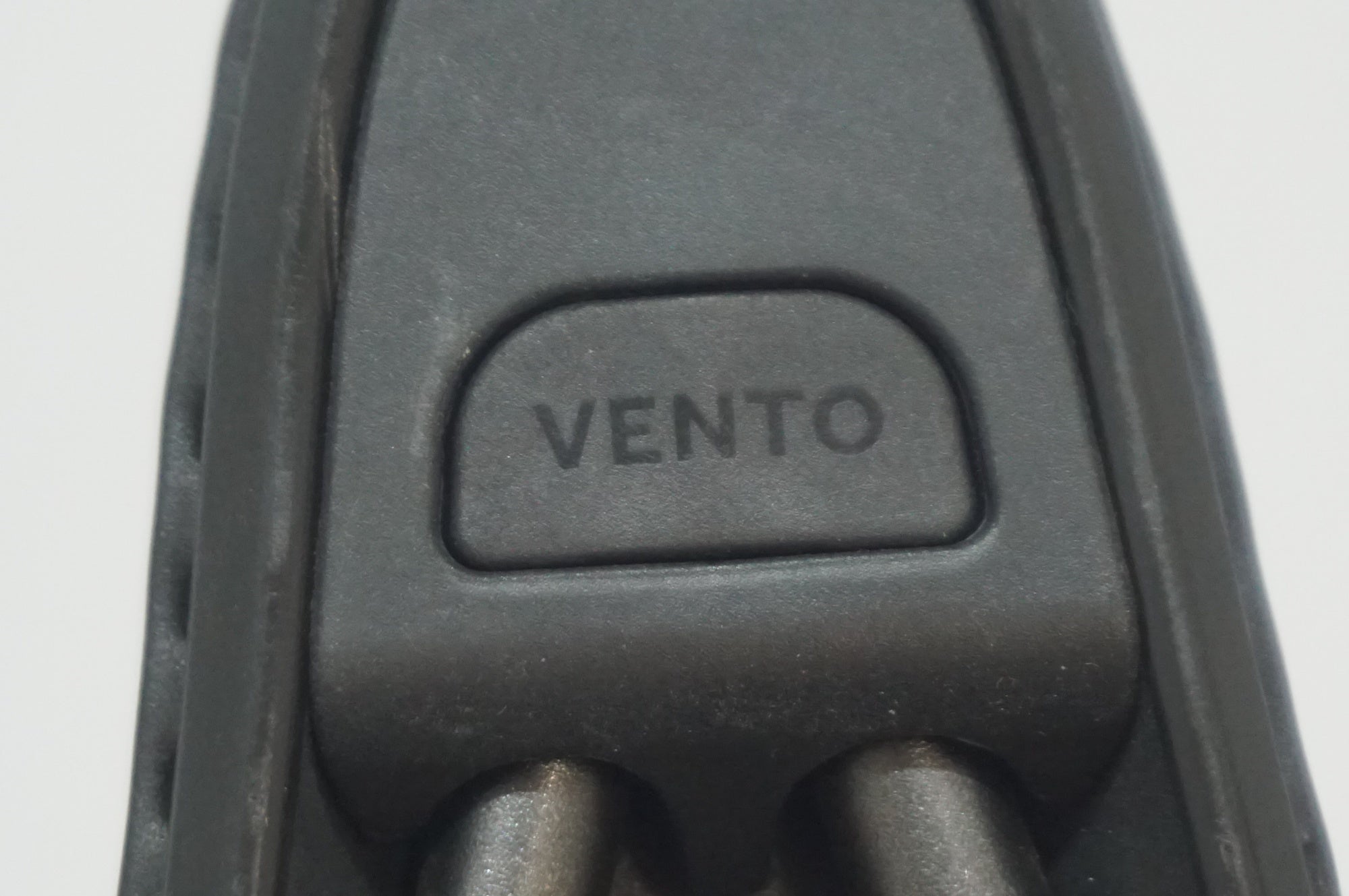 FIZIK 「フィジーク」 VENTO ARGO R3 ADAPTIVE サドル / 福岡店