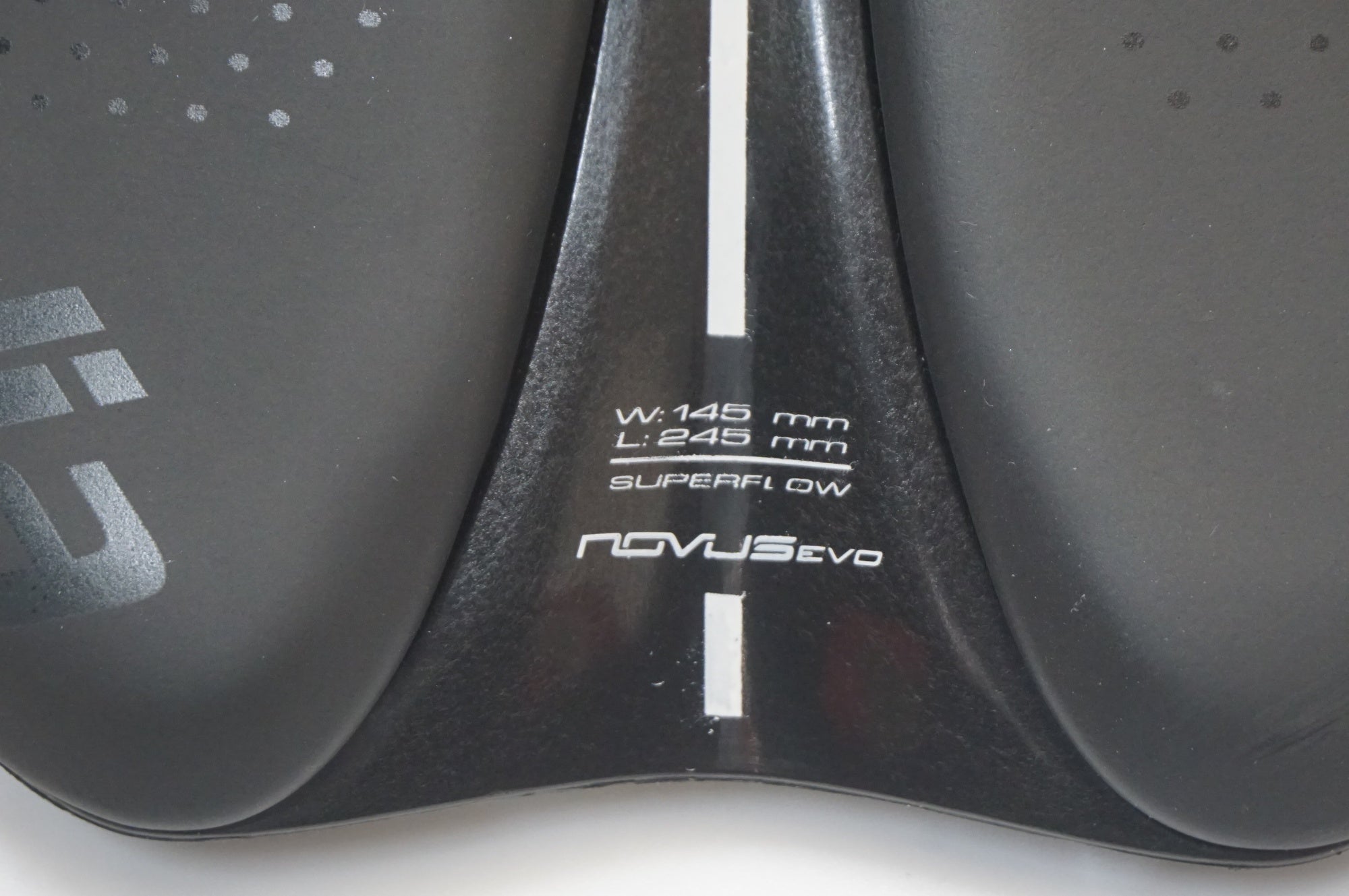 SELLE ITALIA 「セライタリア」 NOVUS BOOST EVO サドル / 福岡店