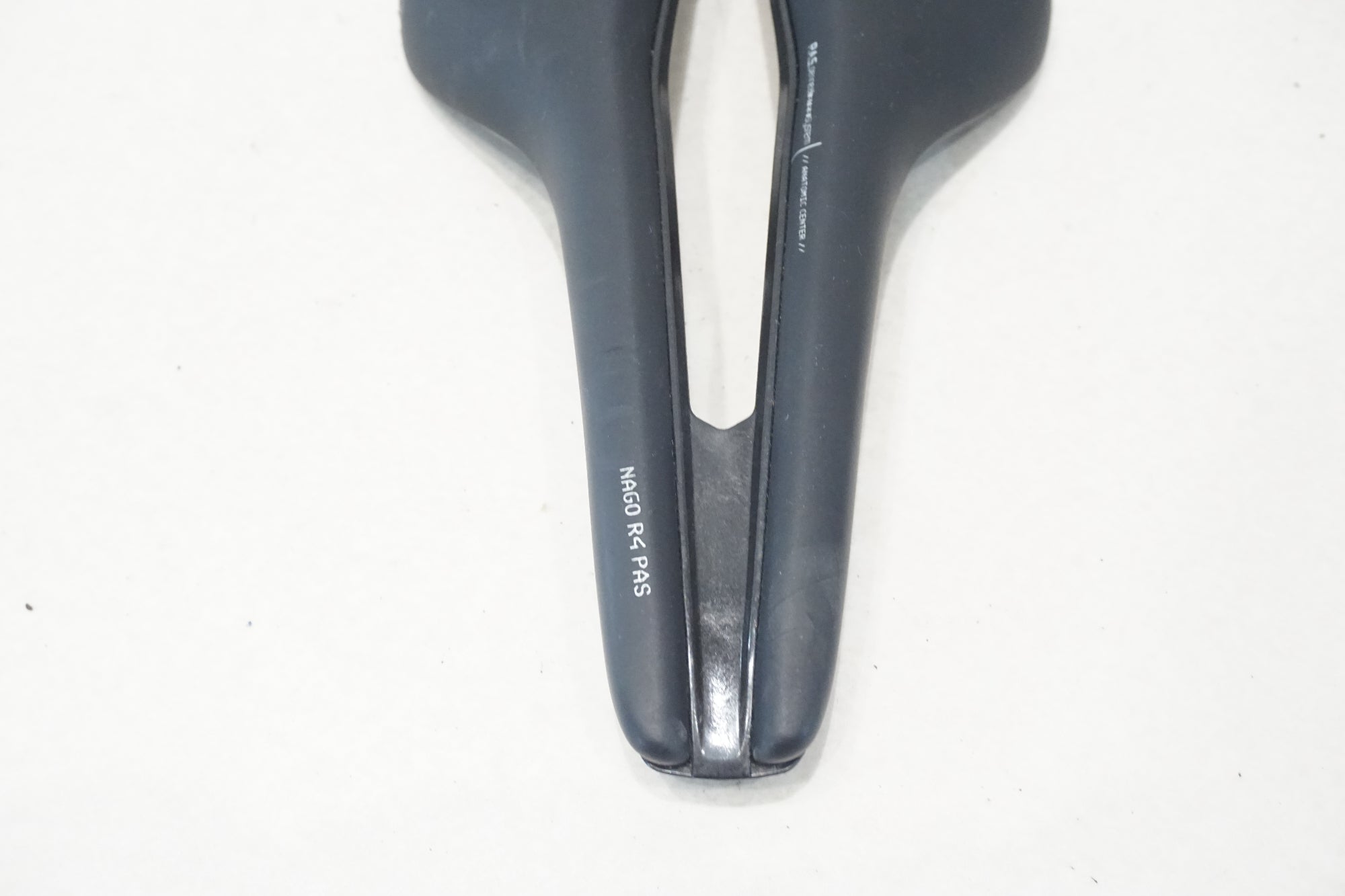 PROLOGO 「プロロゴ」 NAGO R4 PAS 3D NACK カーボンレール サドル