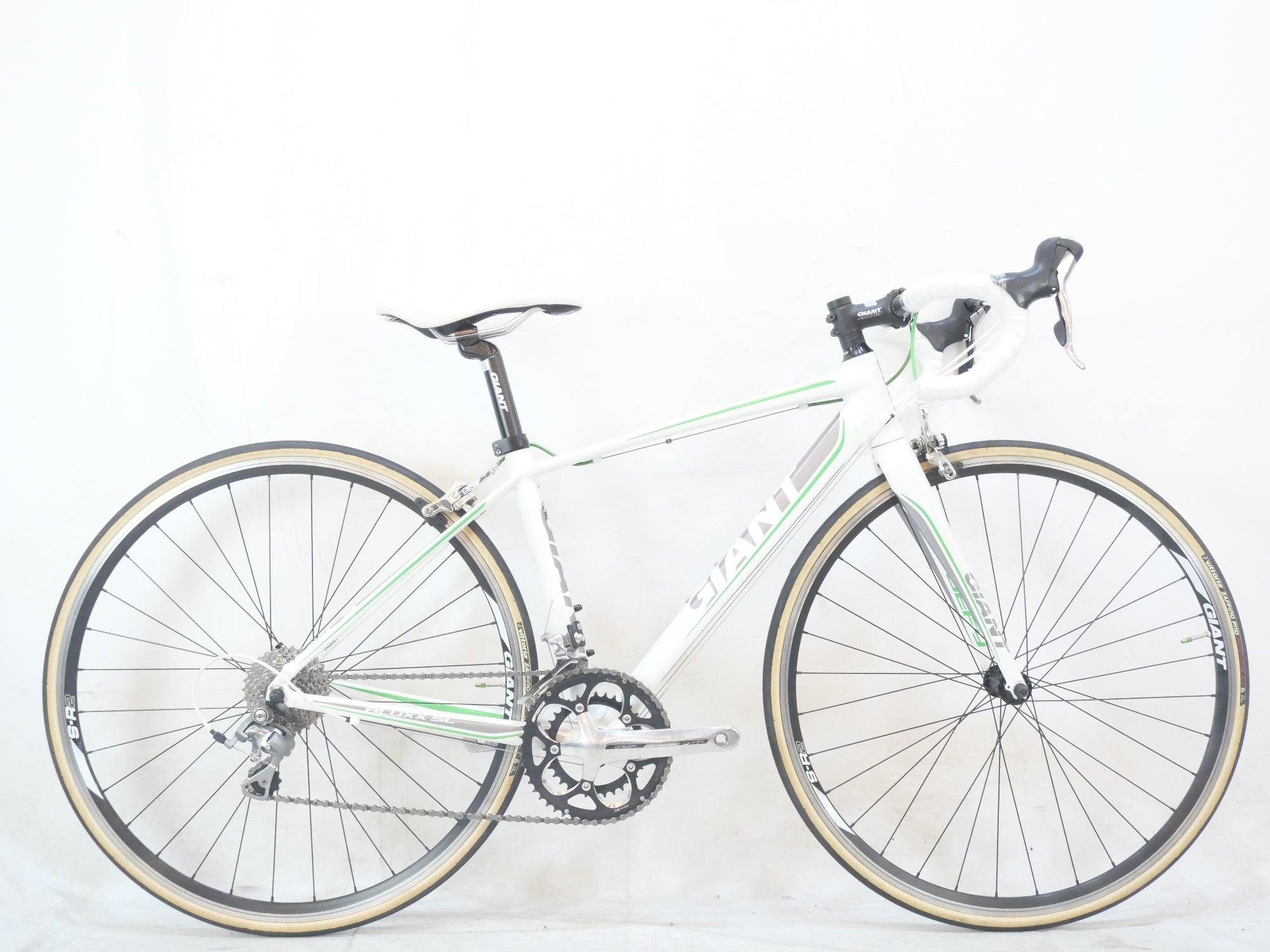 GIANT 「ジャイアント」 DEFY2 2012年モデル ロードバイク / バイチャリ浦和ベース