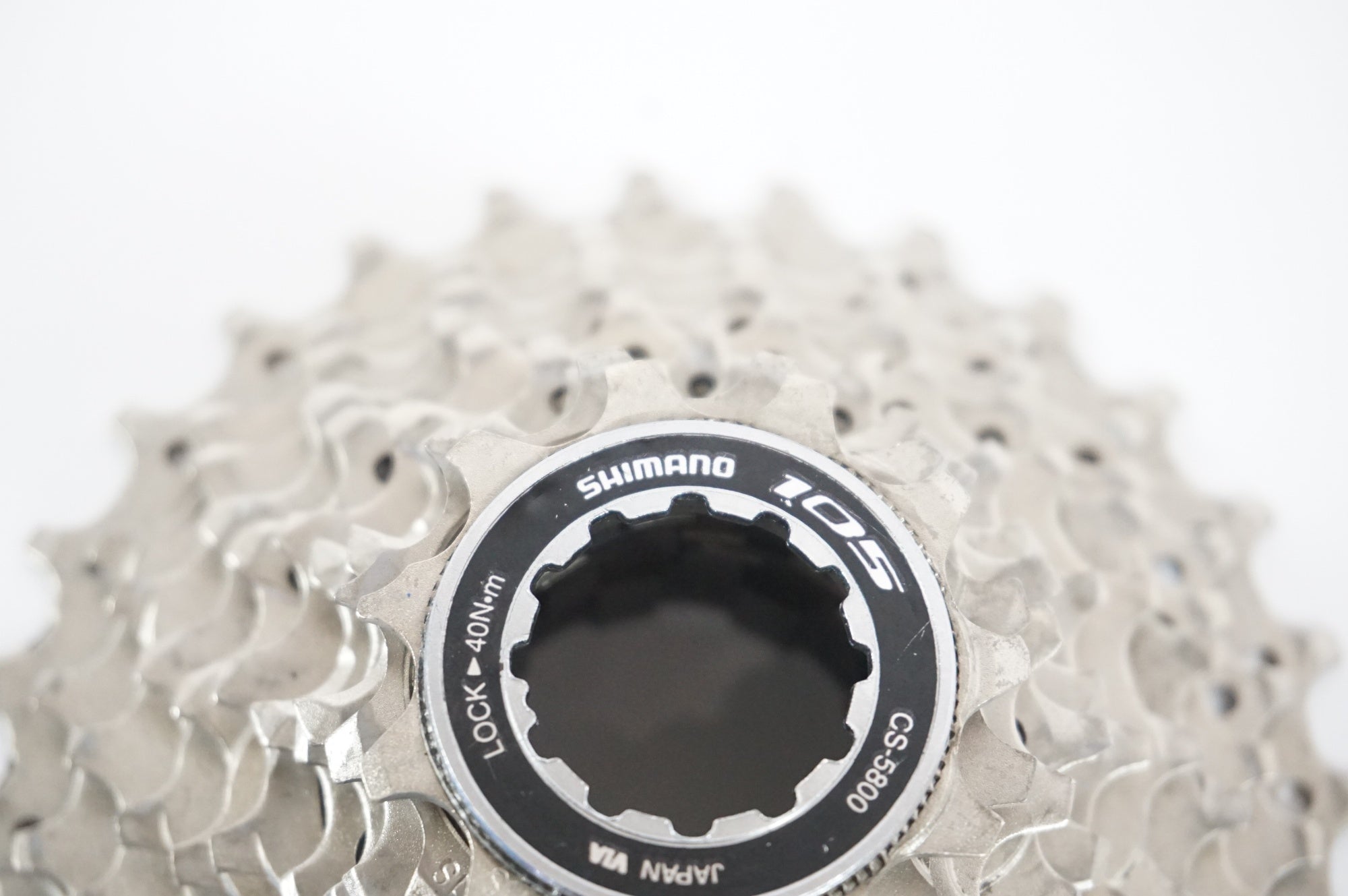 【超美品】【お買得】Shimano 前105 後300 タイヤ/スプロケット付 SHIMANO 「シマノ」 105 CS-5800 11-28T スプロケット / 宇都宮店