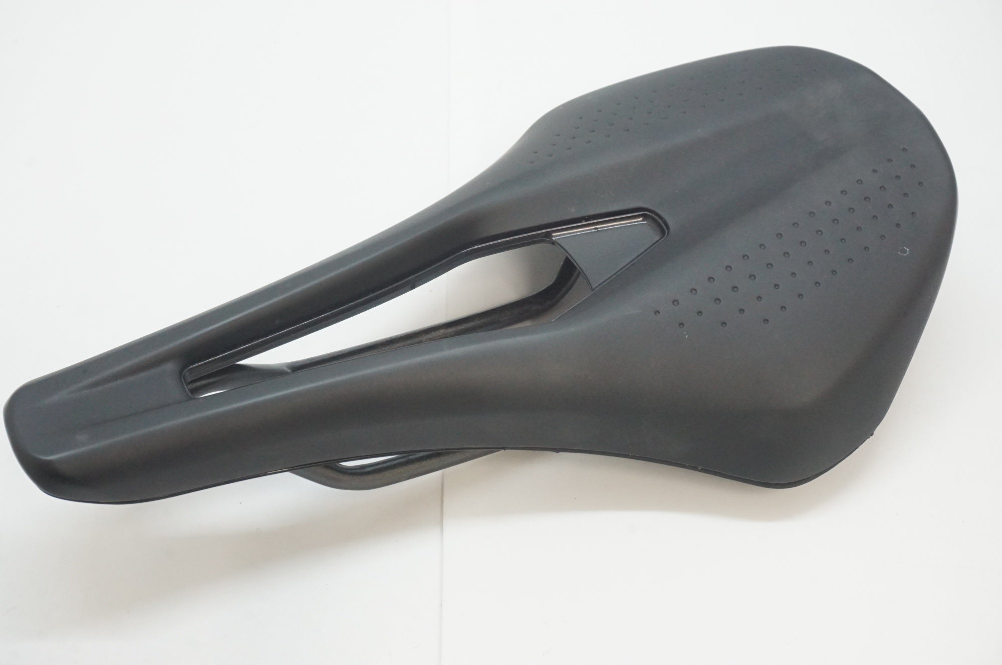 FIZIK 「フィジーク」 TEMPO ARGO R3 サドル / 福岡店