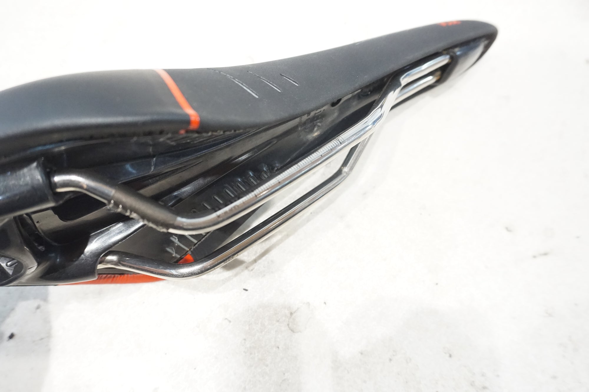 FIZIK 「フィジーク」 ARIONE VSX KIUMレール サドル / 横浜戸塚店