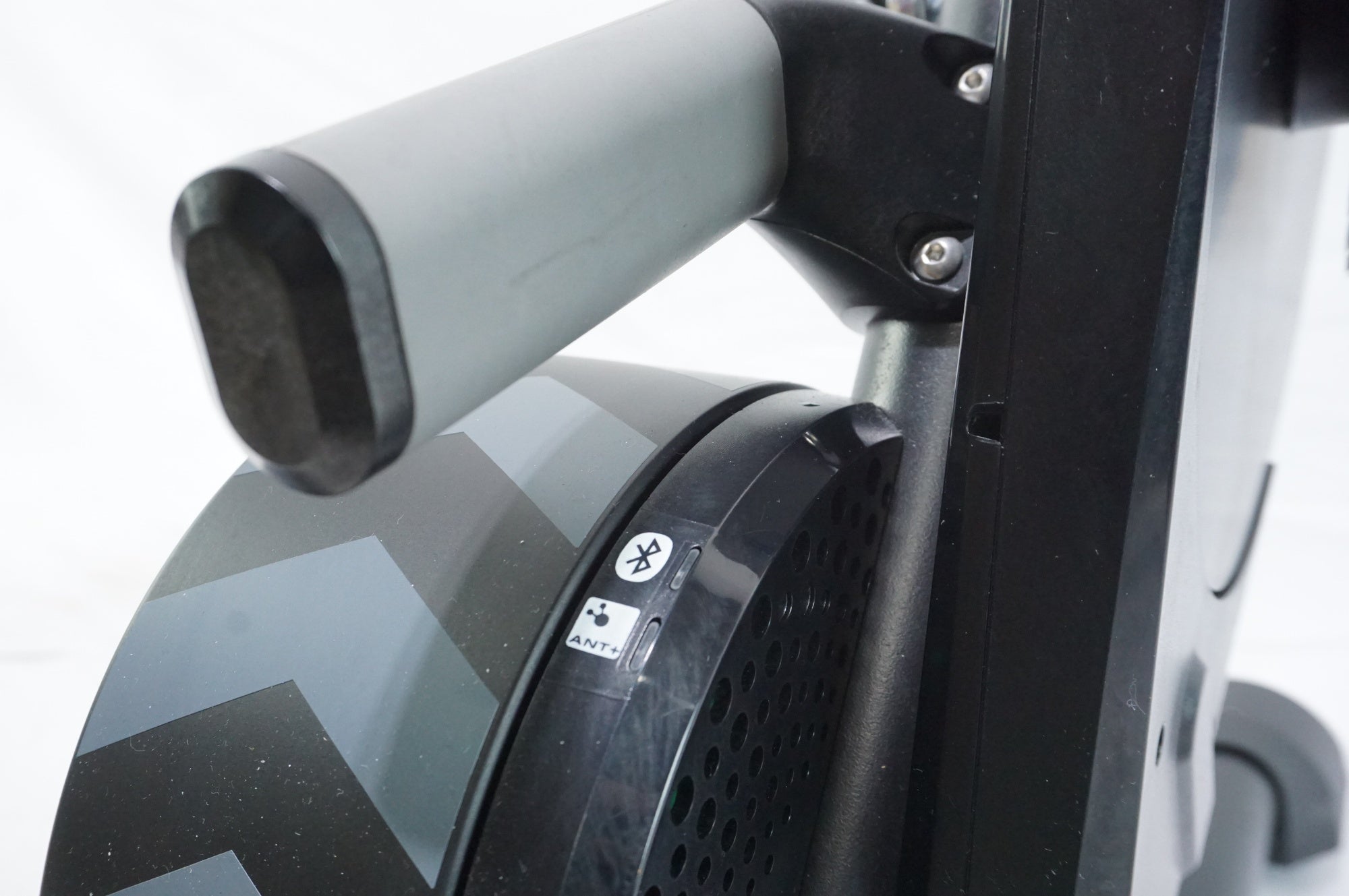 WAHOO 「ワフー」 KICKR V5 WF113 サイクルトレーナー / 中目黒店