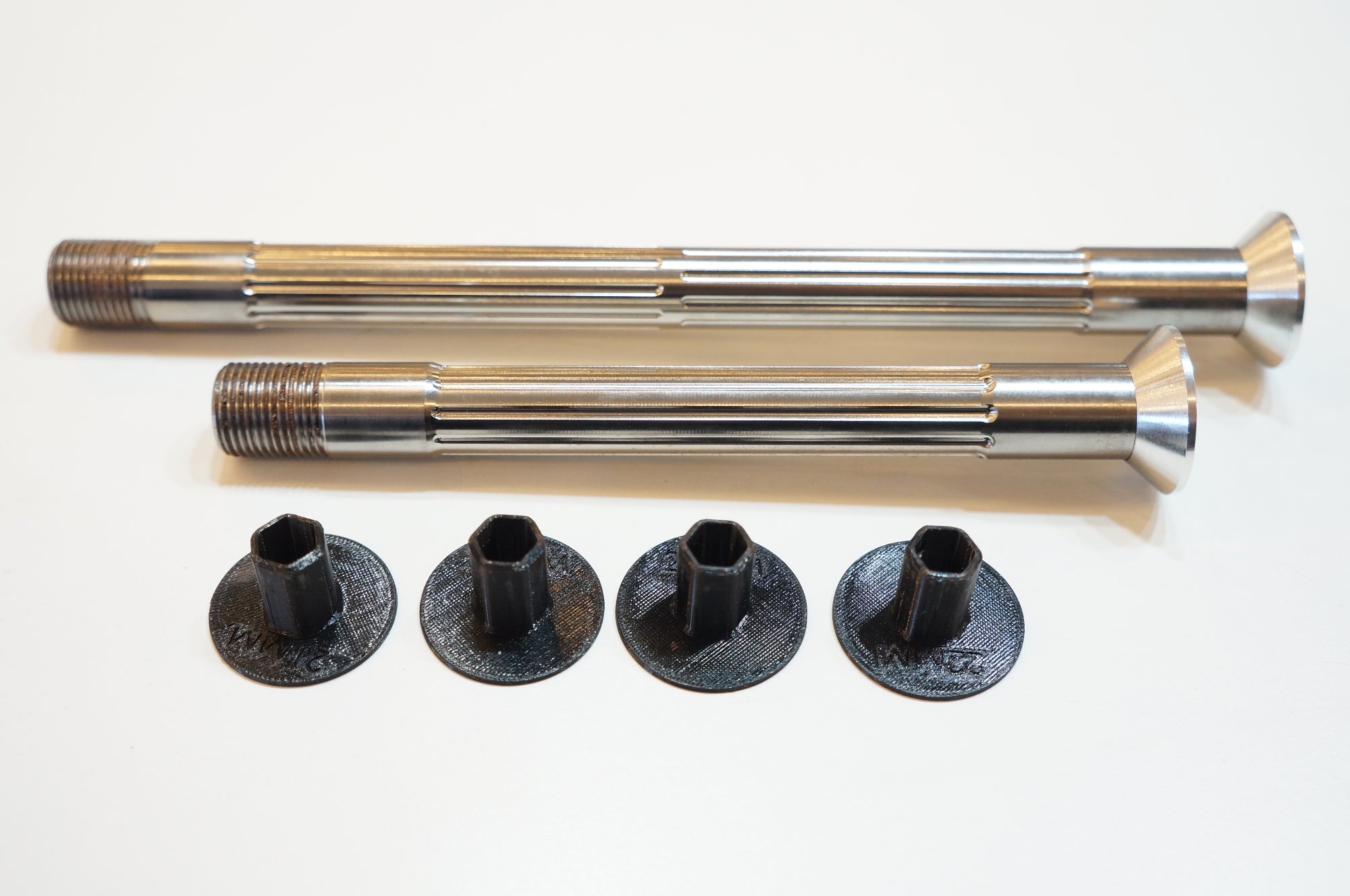 Ti-PARTS TITANIUM 「ティーアイパーツ チタニウム」 SPECIALIZED 118/162mm チタニウム スルーアクスル / バイチャリ浦和ベース