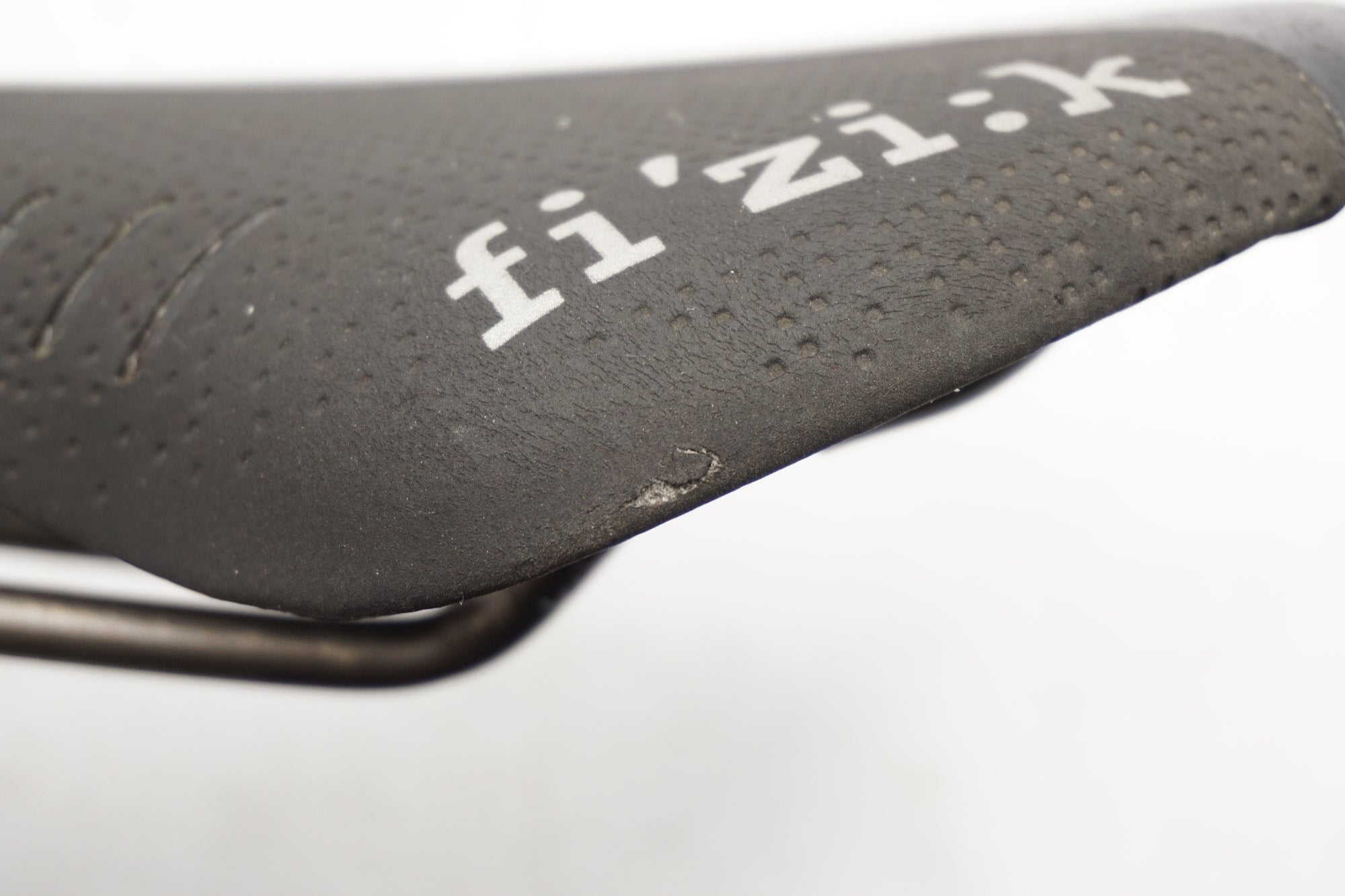 FIZIK 「フィジーク」 ANTARES R3 サドル / 奈良店 ｜ バイチャリ公式