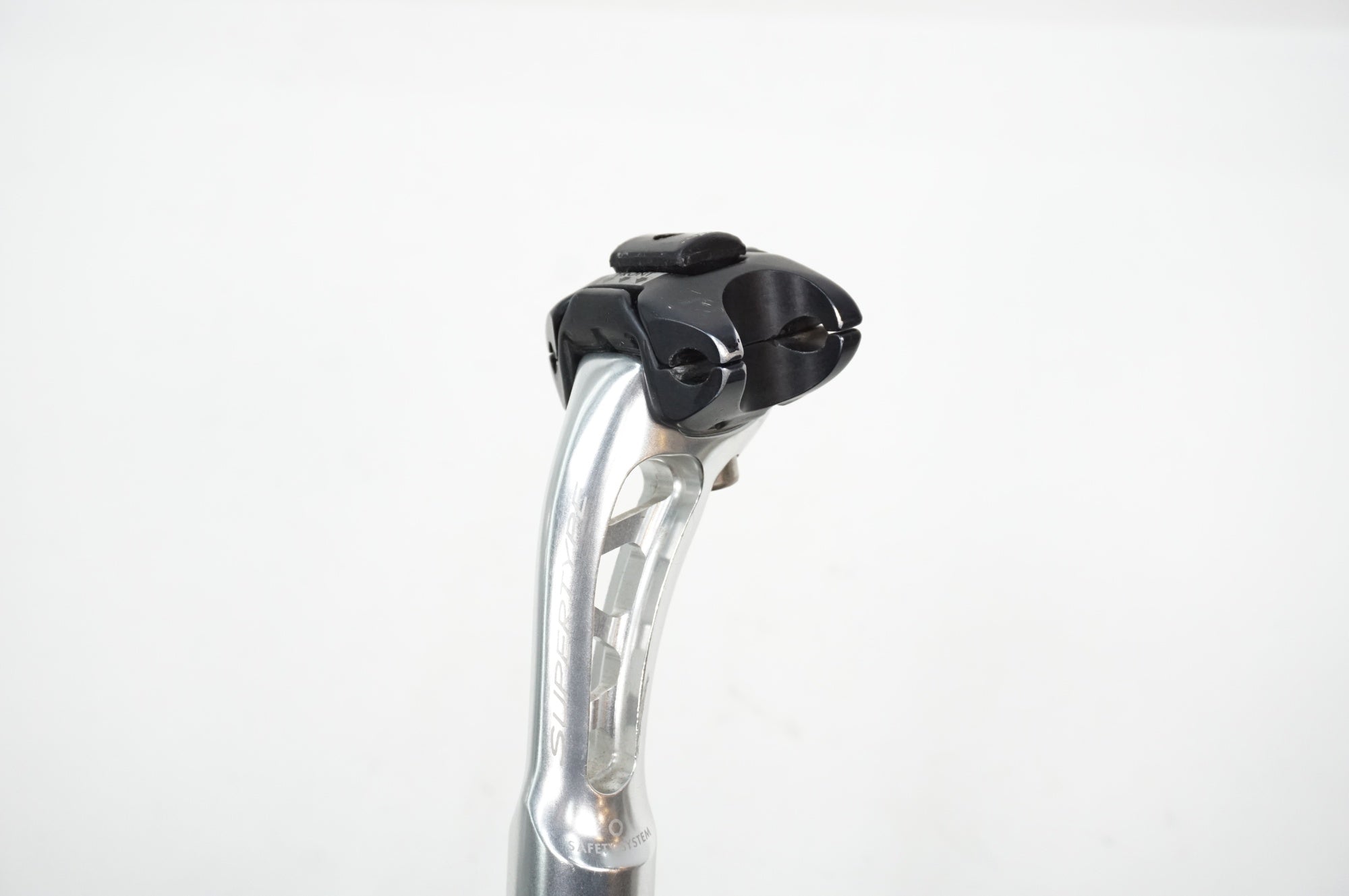 MICHE 「ミケ」 SUPER TYPE Φ27.2 260mm シートポスト / 川越店