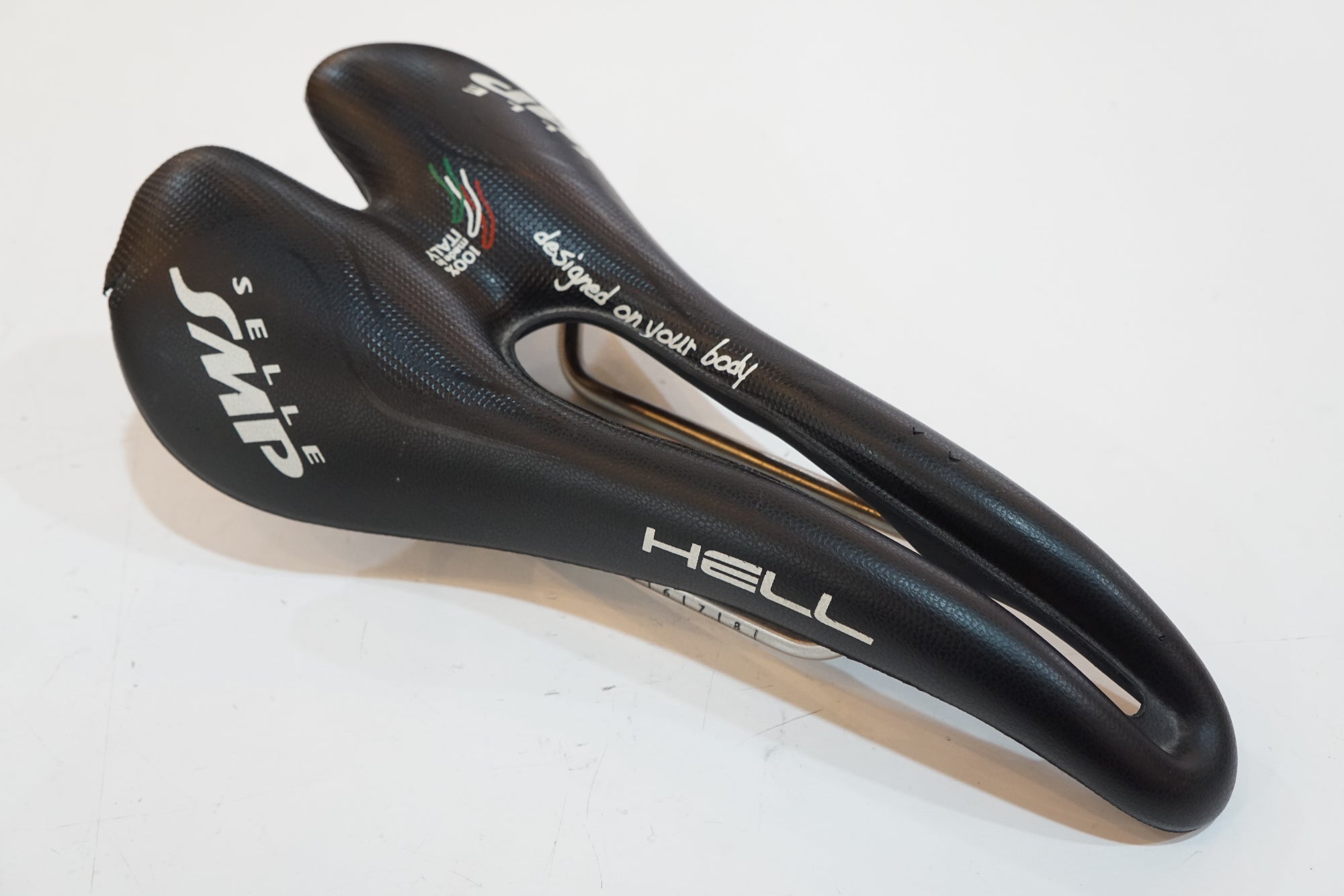 SELLE SMP 「セラ エスエムピー」 HELL サドル / バイチャリ浦和ベース
