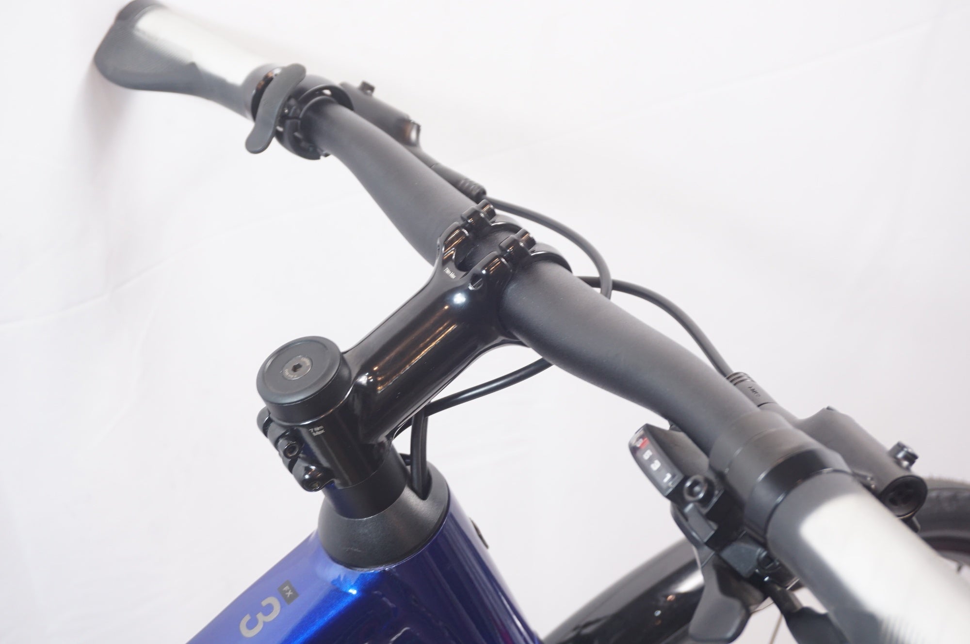 TREK 「トレック」 FX 3 GEN 4 DISC 2025年モデル クロスバイク
