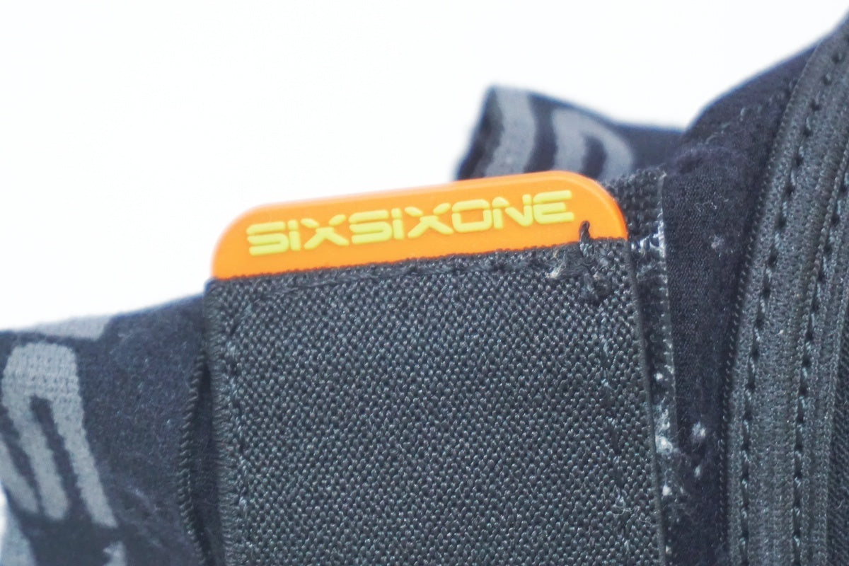 SIXSIXONE 「シックスシックスワン」 Sサイズ ニープロテクター / 大阪美原北インター店