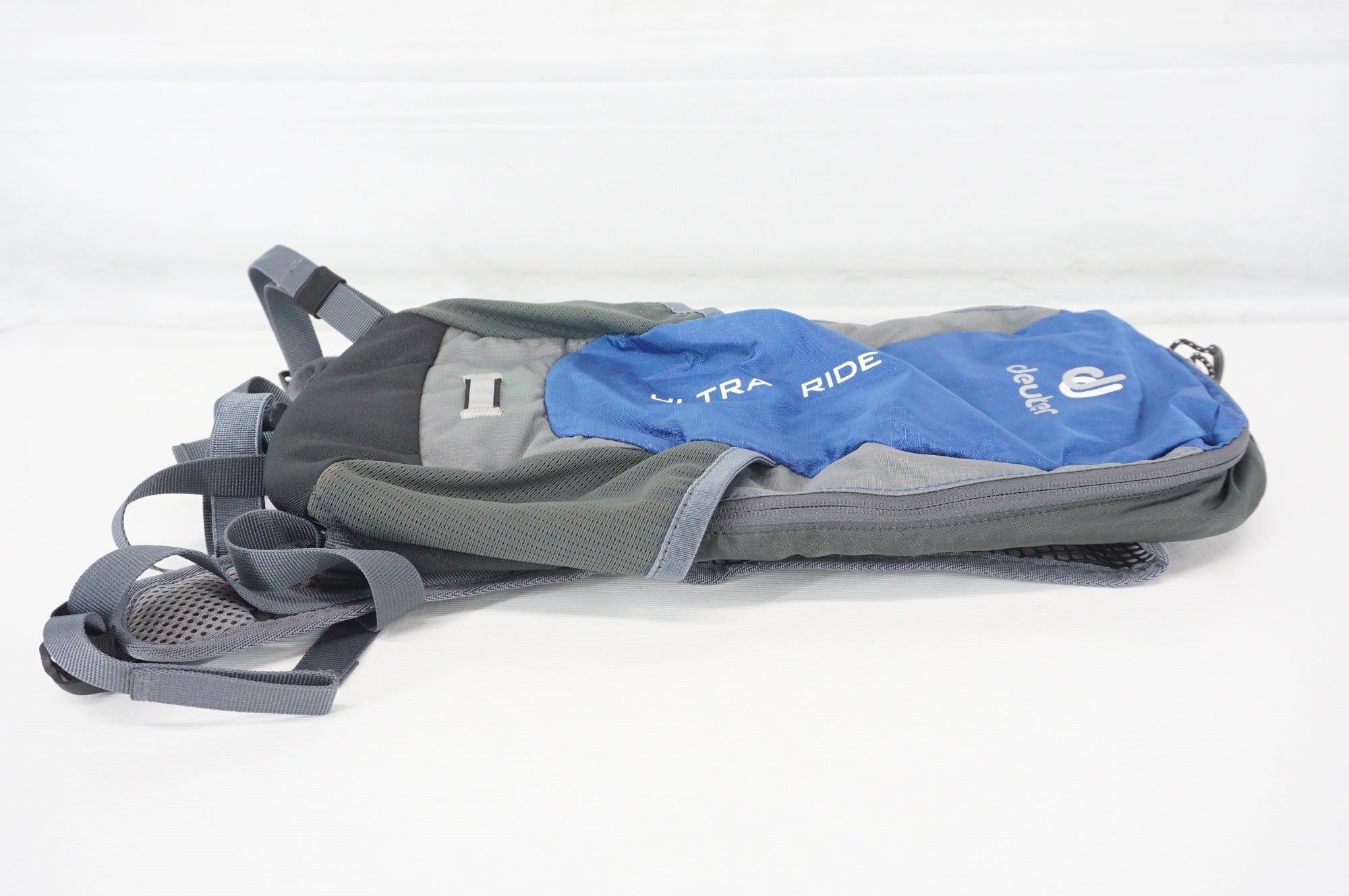 DEUTER 「ドイター」 ULTRA RIDE 6 バックパック / 阪急塚口店