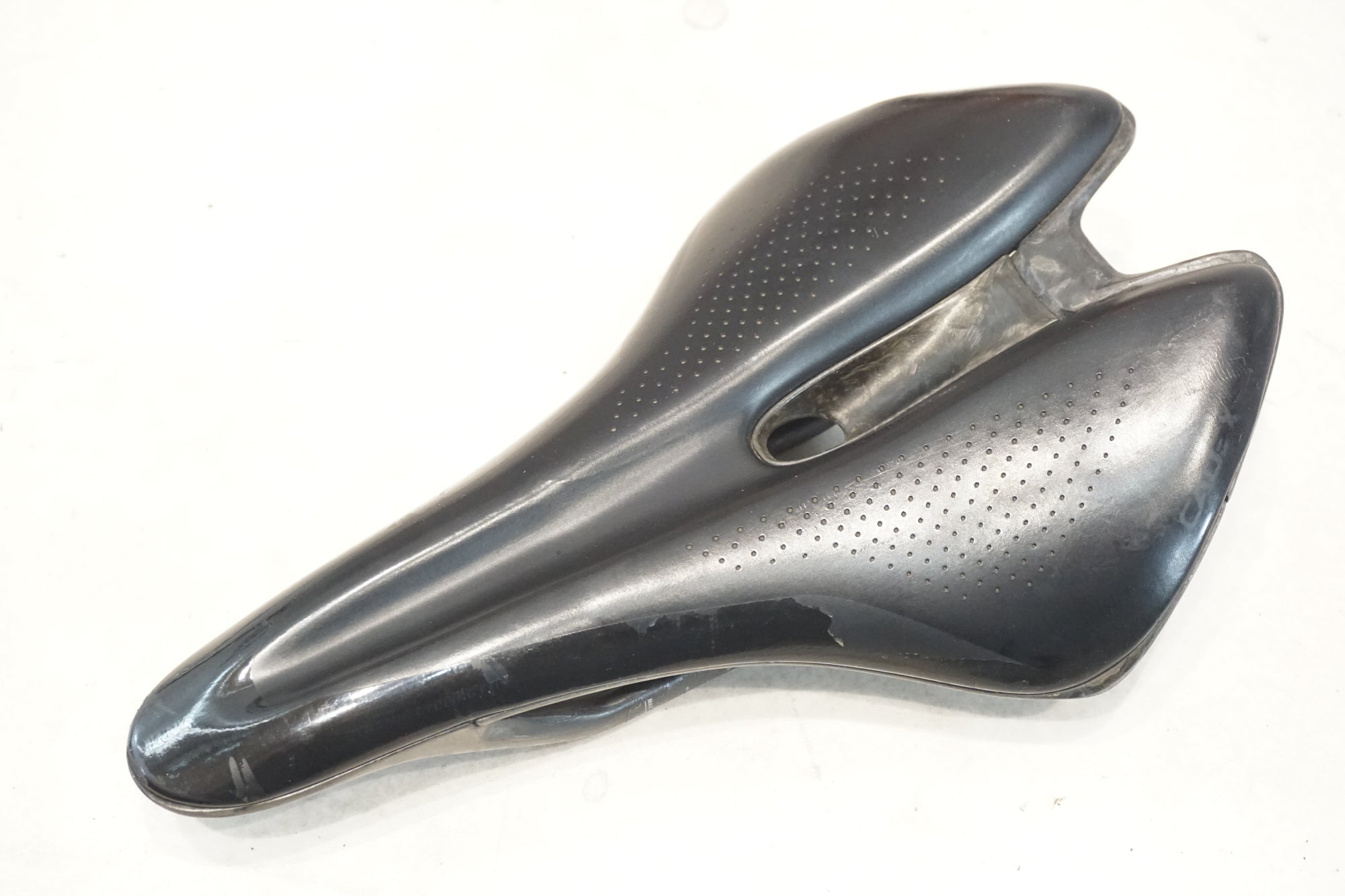 CADEX 「キャデックス」 BOOST カーボンレール カーボン サドル / 横浜