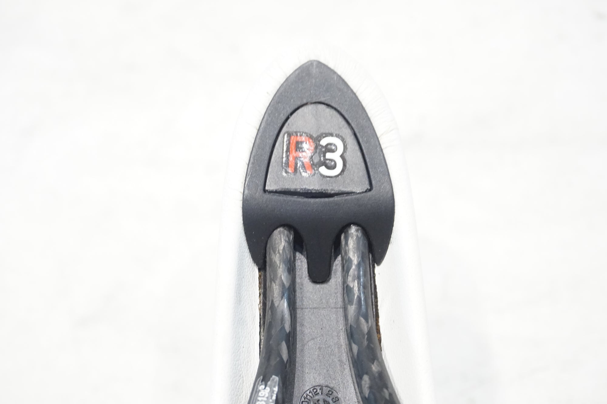 FIZIK 「フィジーク」 ALIANTE R3 カーボンレール サドル / 横浜戸塚店