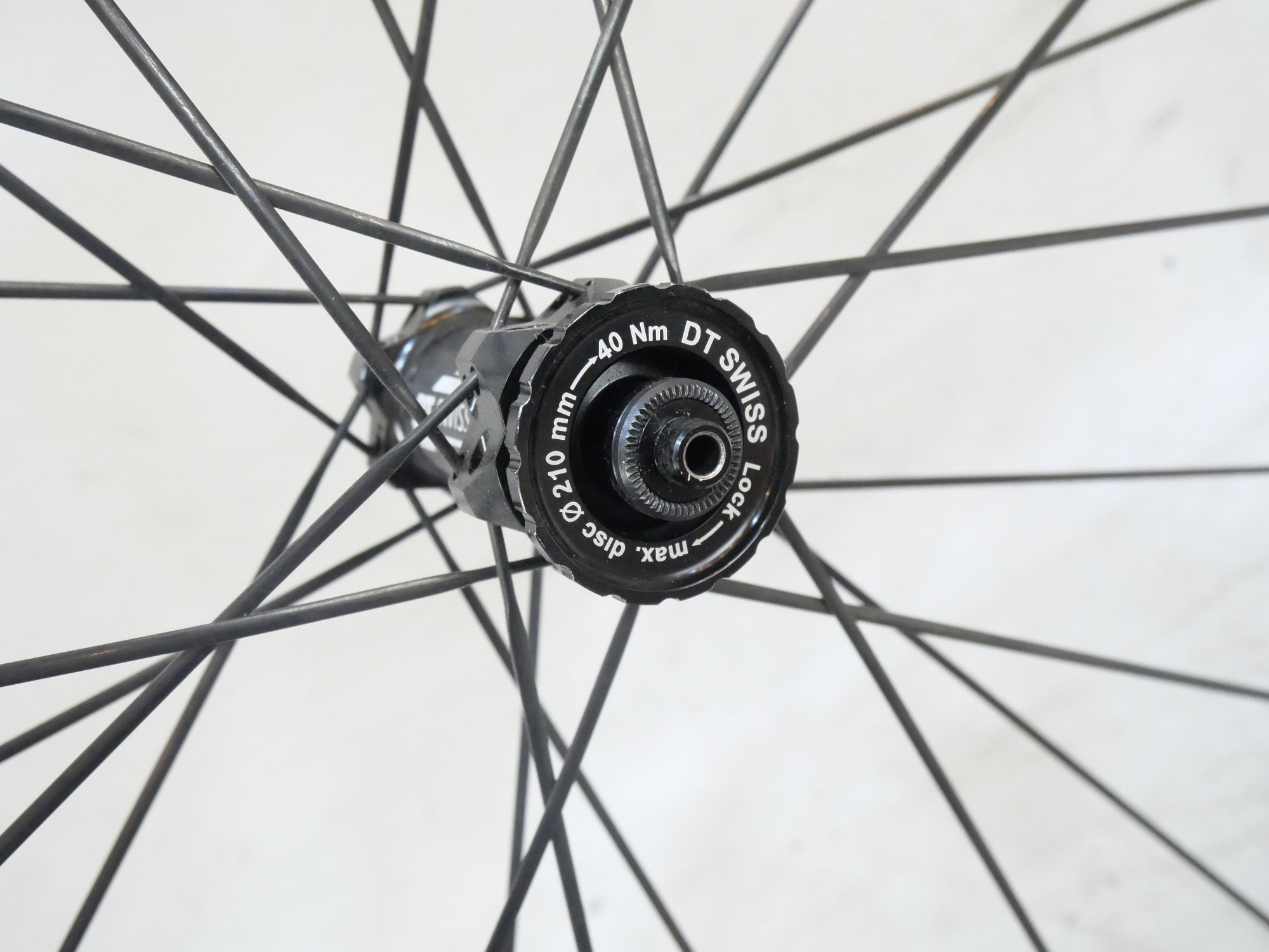 DT Swiss R24 リアホイール　11速 DT SWISS 「ディーティースイス」 R24 SPLINE DB シマノ11速 622