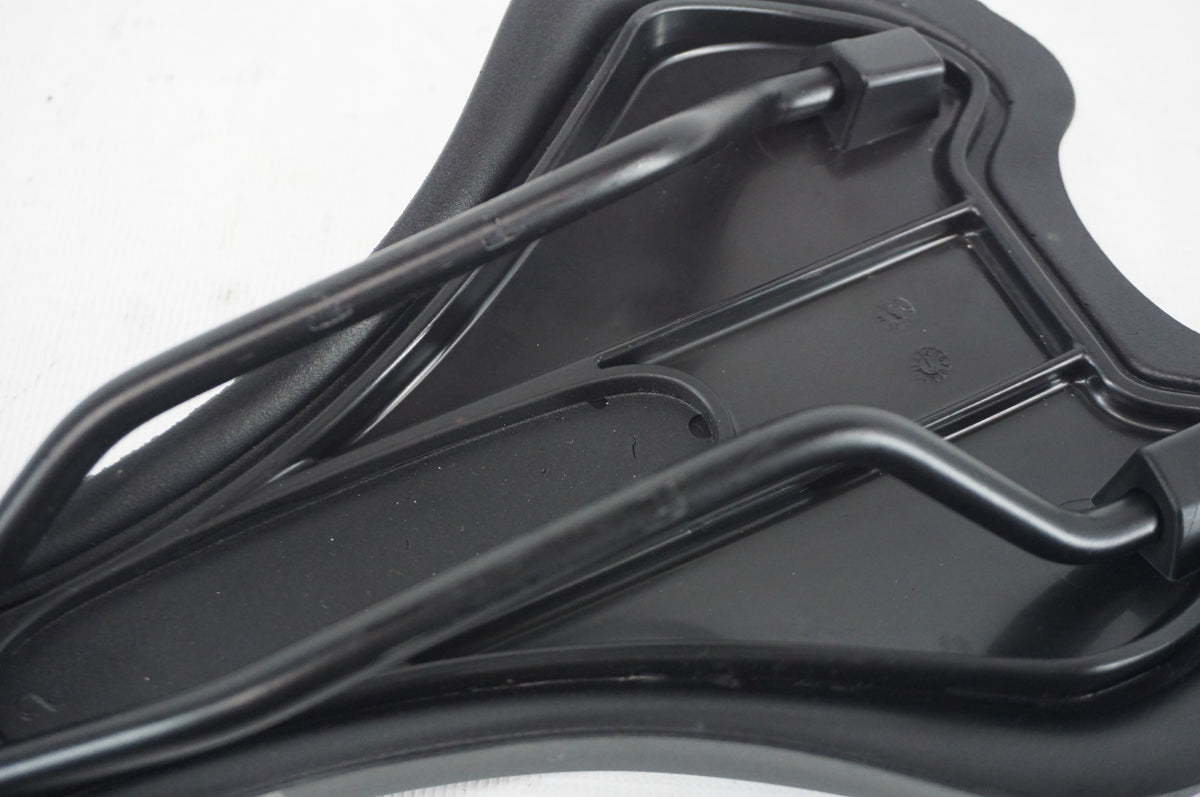 SELLE ITALIA 「セライタリア」 X-BASE サドル / 阪急塚口店
