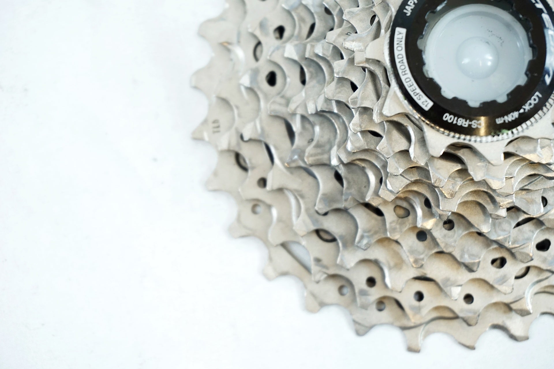 SHIMANO 「シマノ」 ULTEGRA CS-R8100 11-30T スプロケット / 有明