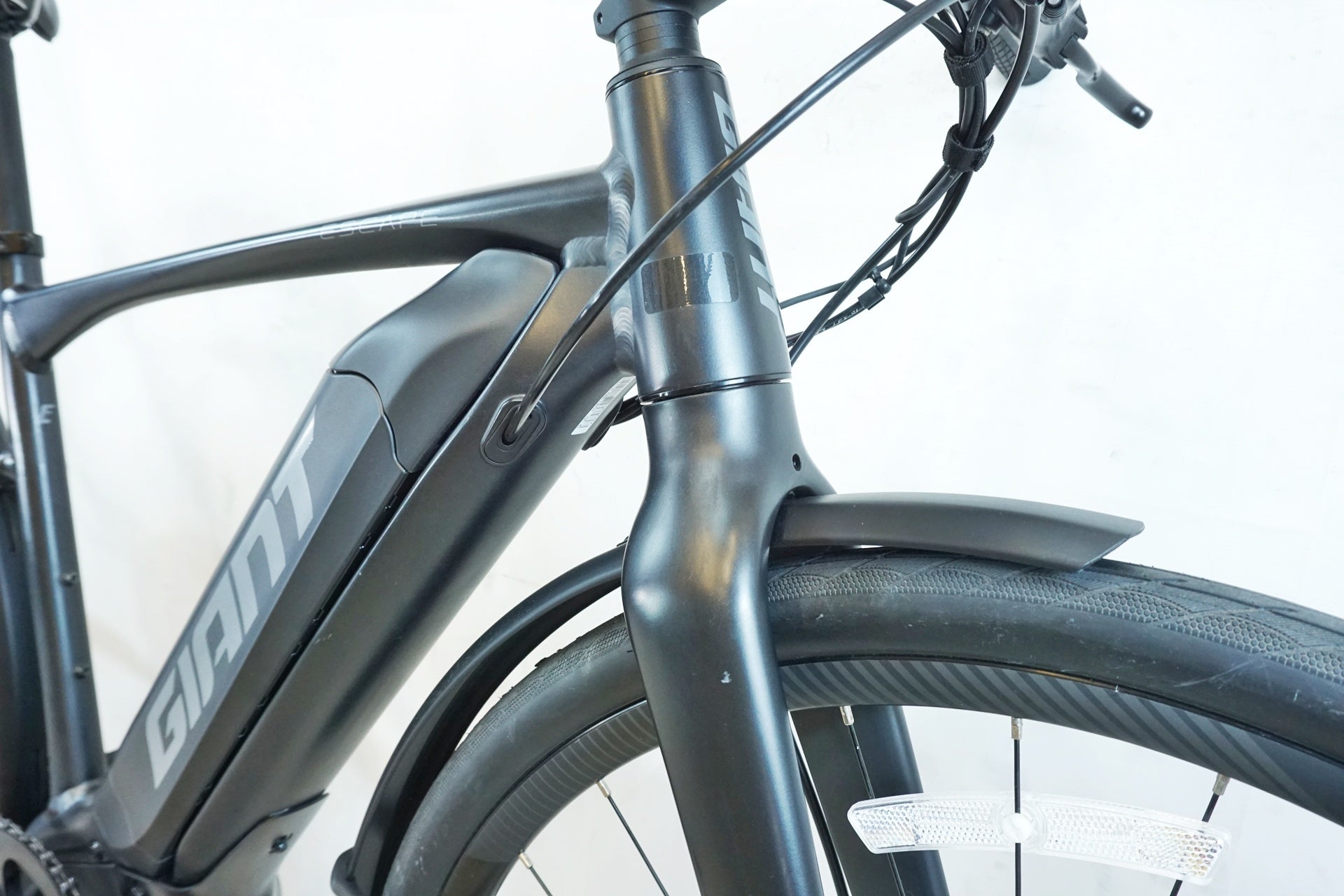GIANT 「ジャイアント」 ESCAPE R E+ 2023年モデル E-BIKE / 有明