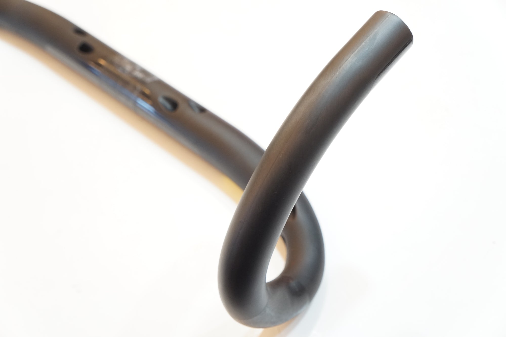 SHIMANO 「シマノ」 PRO VIBE CARBON φ31.8 400mm ドロップハンドル / バイチャリ浦和ベース