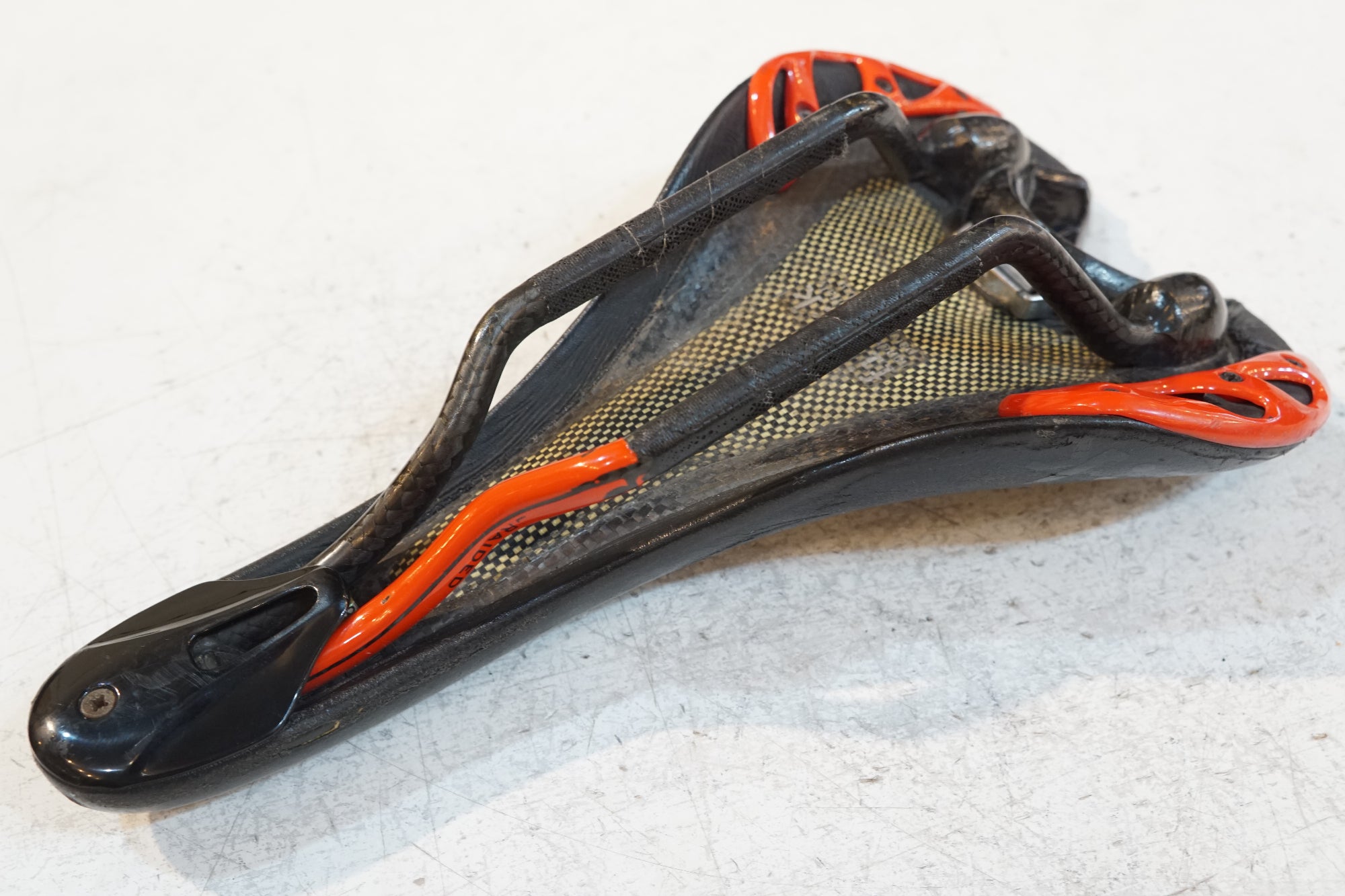 FIZIK 「フィジーク」 TEST ALIANTE VSX サドル / バイチャリ浦和ベース