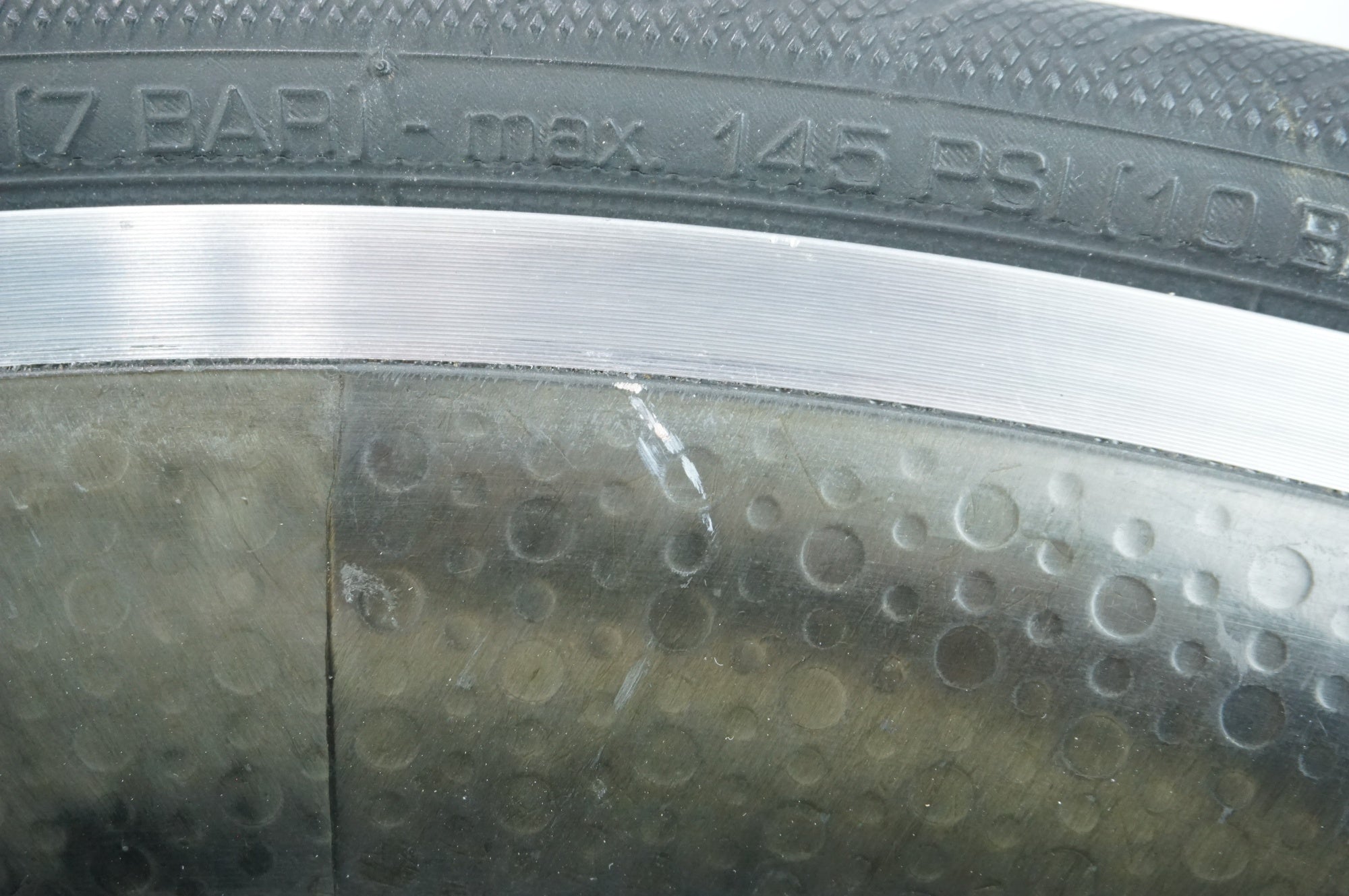 ZIPP 「ジップ」 404 カーボンリム WHITE INDUSTRIES ONE エキセントリック ハブ リアホイール / 中目黒店