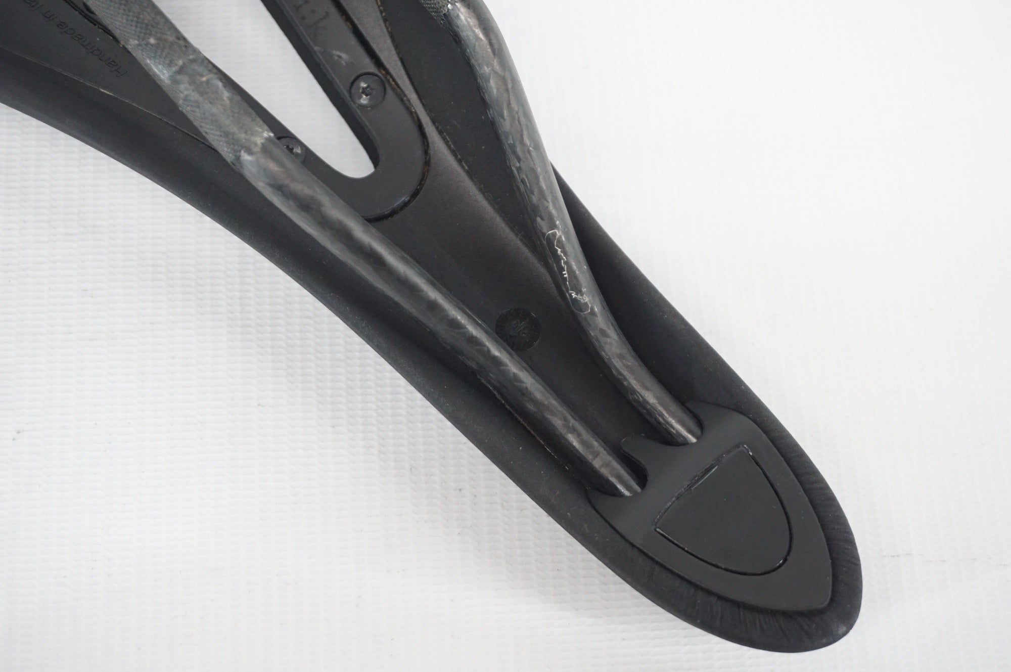 FIZIK 「フィジーク」 ALIANTE R1 OPEN FOR BULL CARBON サドル / 阪急塚口店